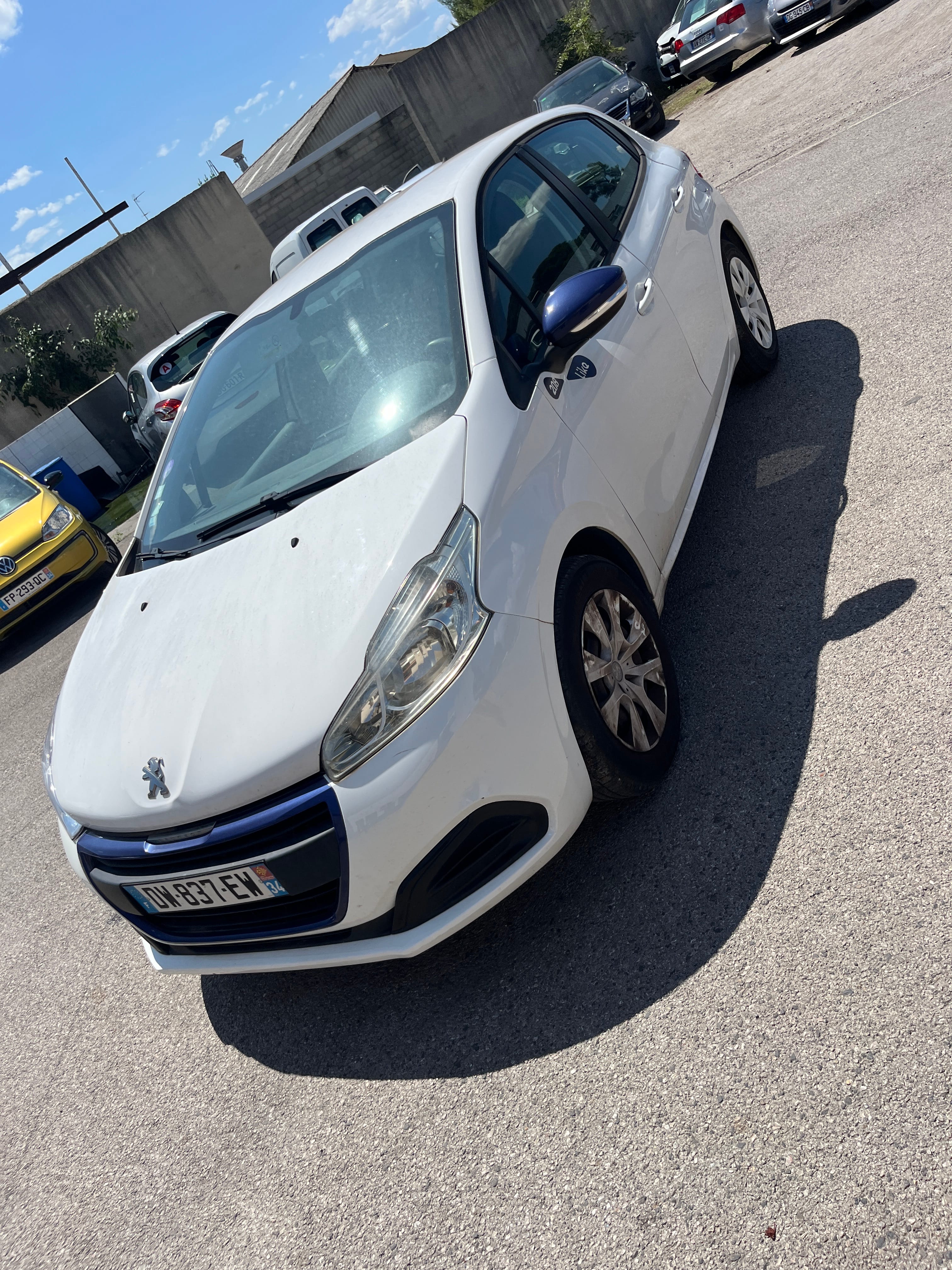 Peugeot 208, 2015, Essence 98
