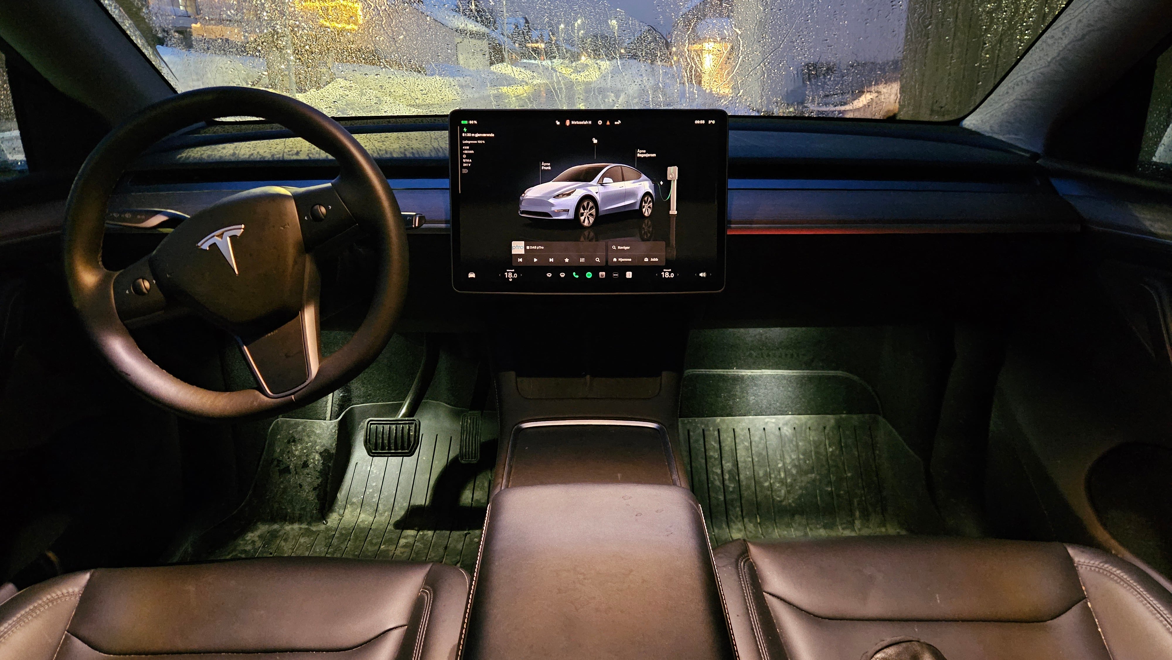 Tesla Model Y Long Range Dual Motors med Cruisekontroll