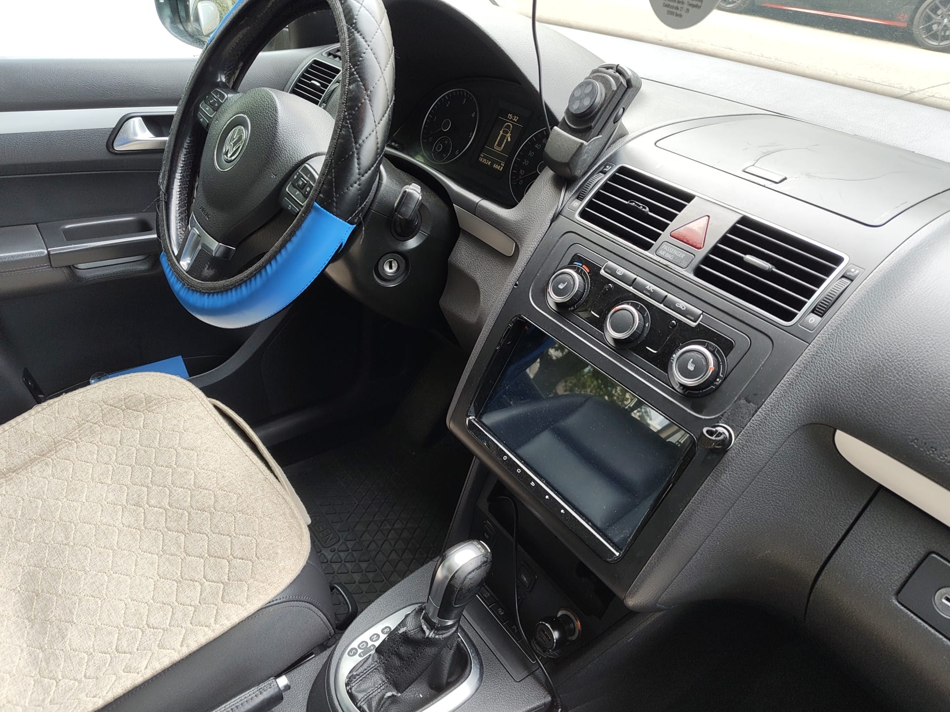 Volkswagen Touran mit Kindersitz
