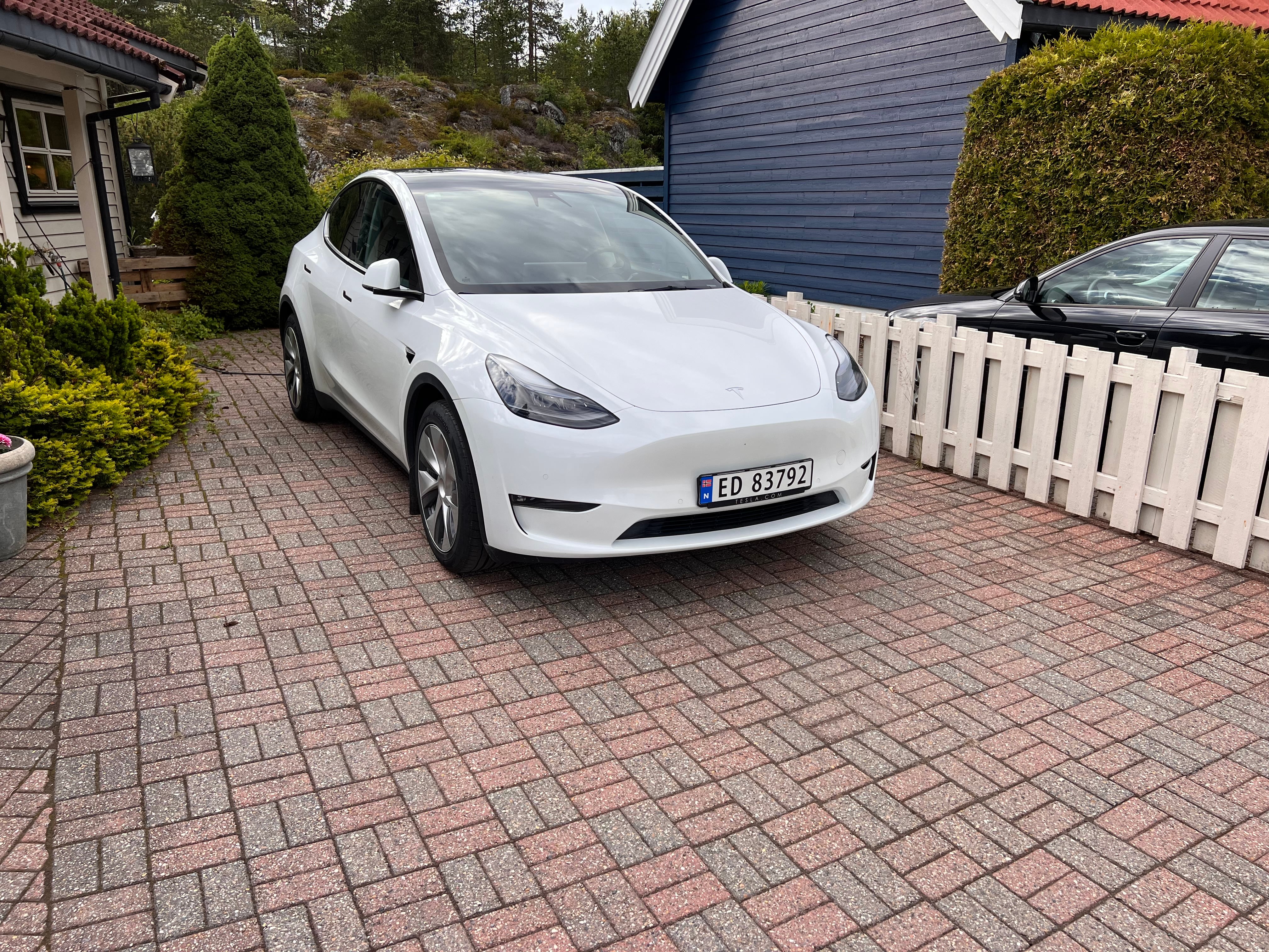 Tesla Model Y med Aircondition