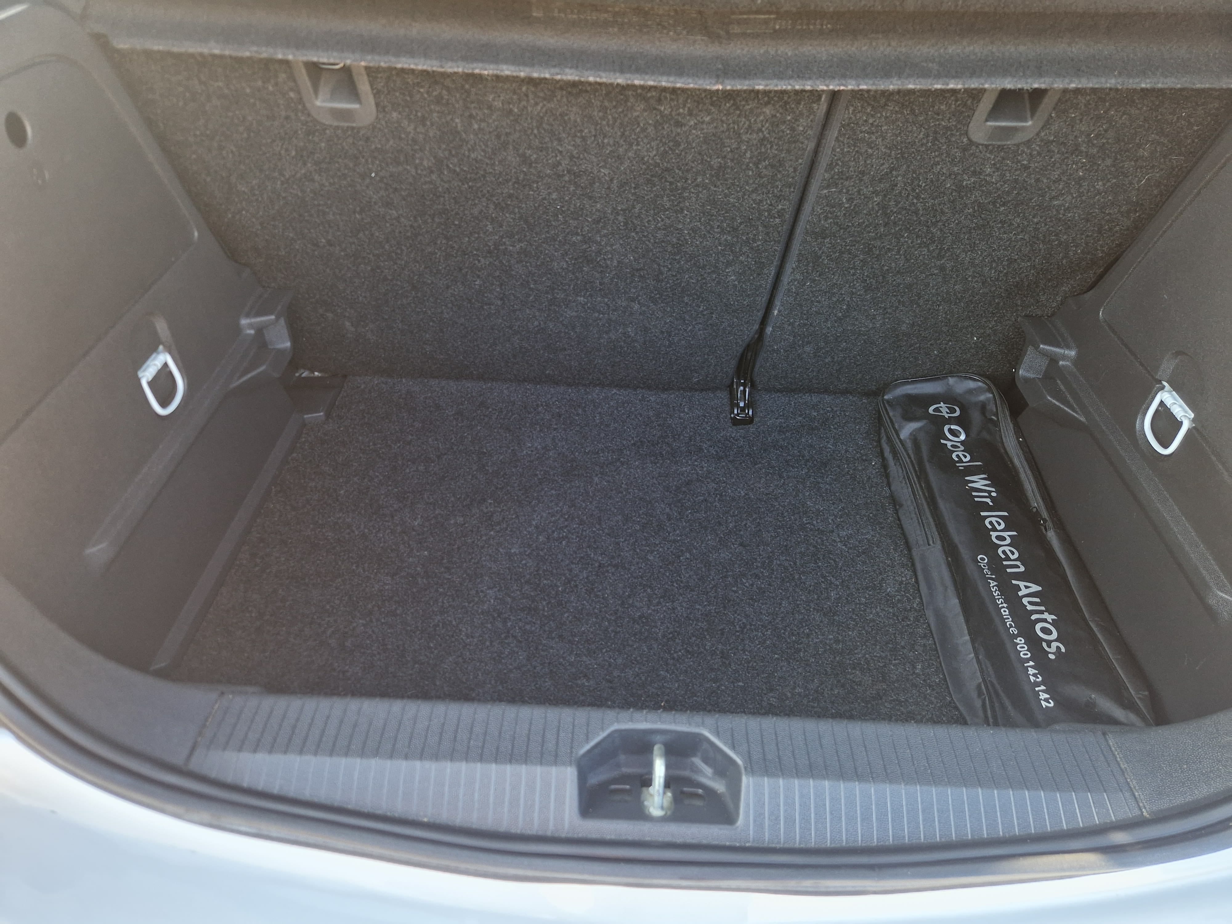 Opel Corsa Automático Conducción Cómoda y Ágil, Perfecto para Ciudad y Carretera.