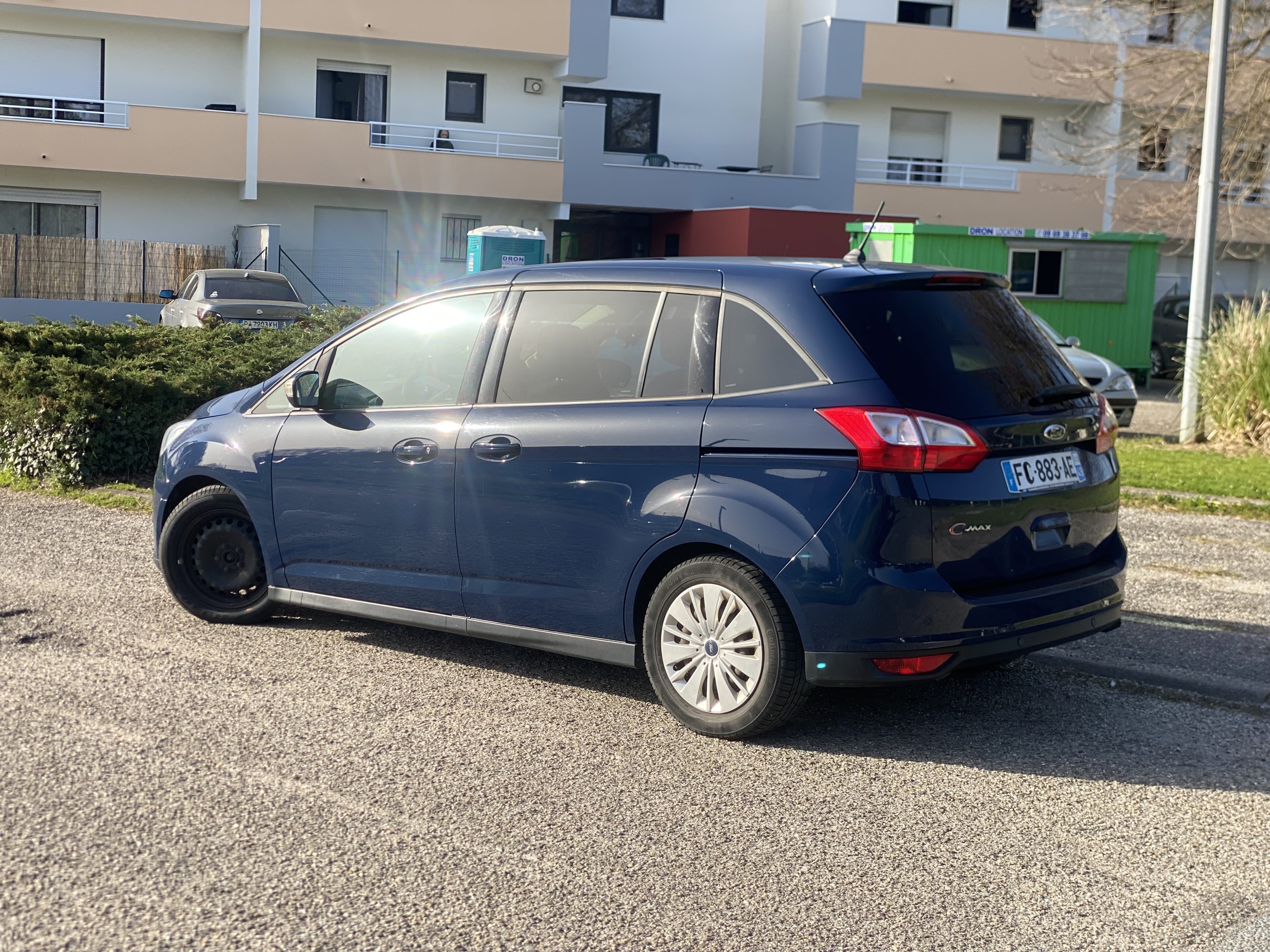 Ford Grand C-Max Business avec GPS
