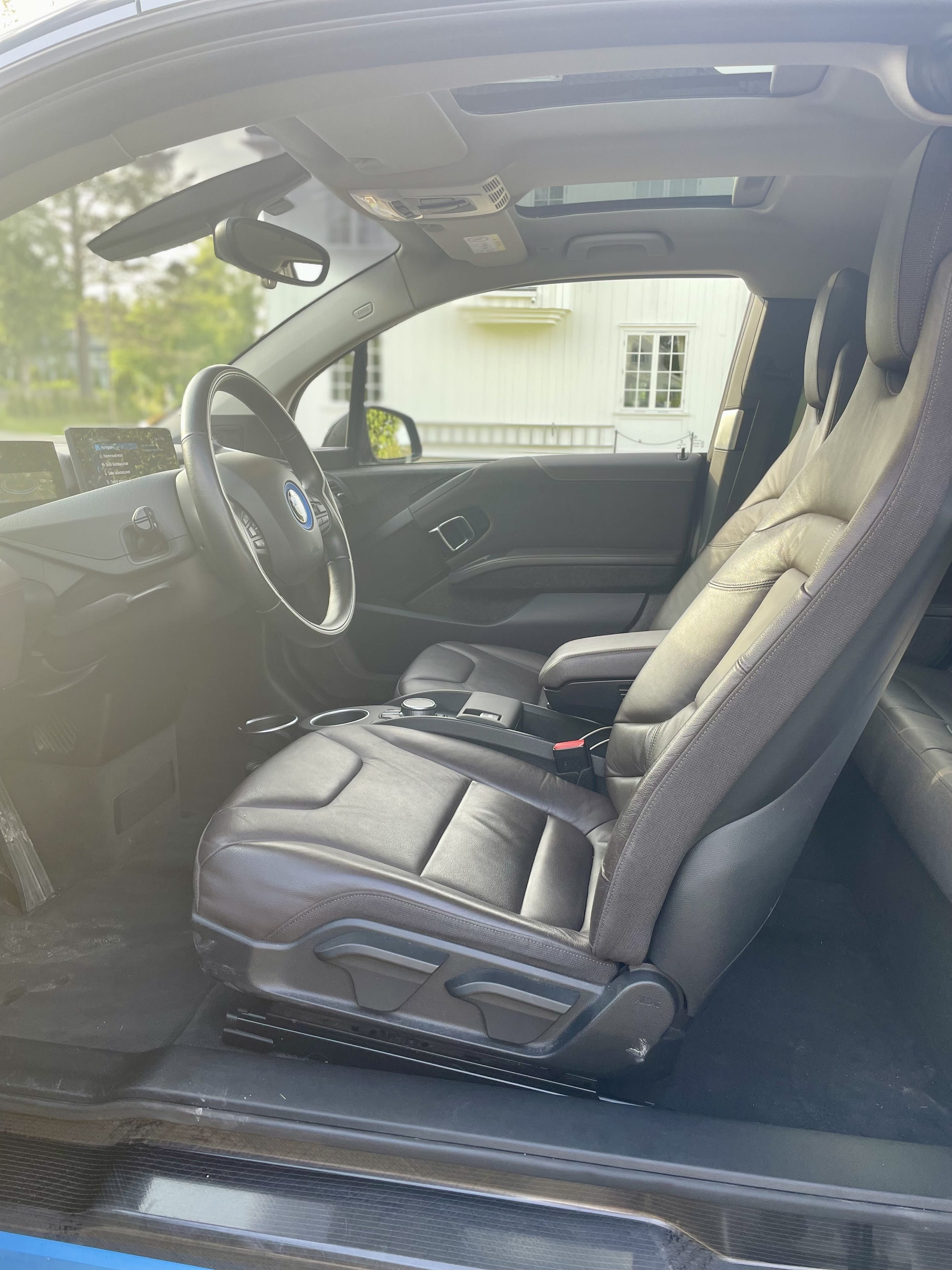 BMW i3 med Babysete