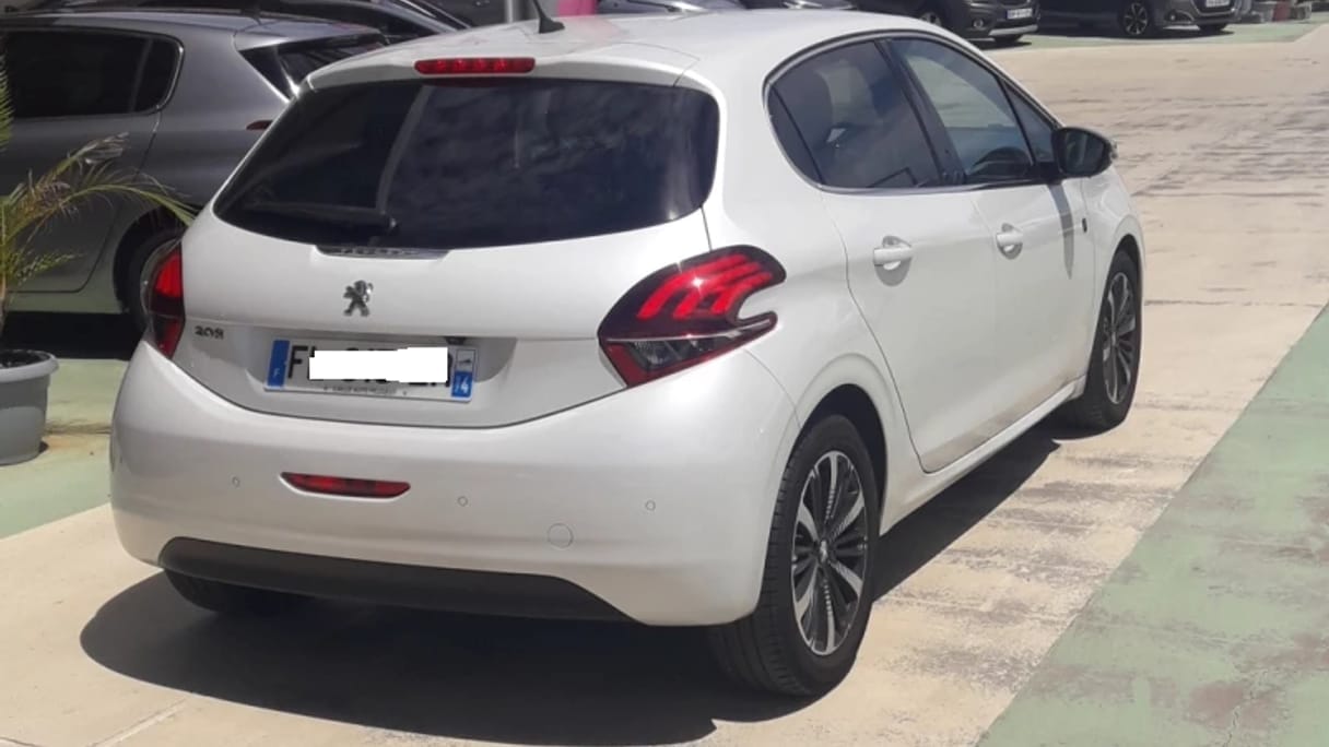 Peugeot 208 avec Régulateur de vitesse