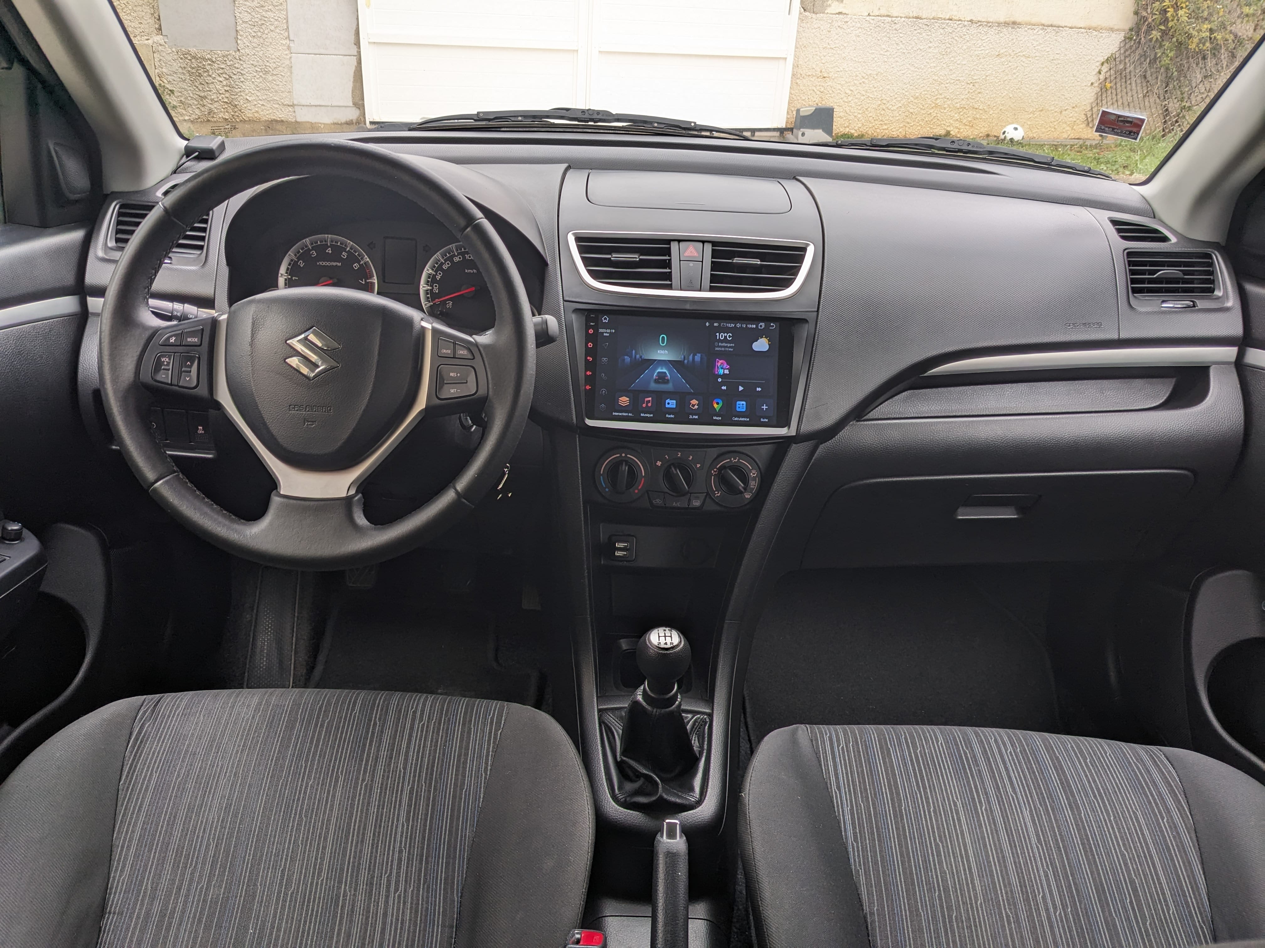 Suzuki Swift avec Siège bébé