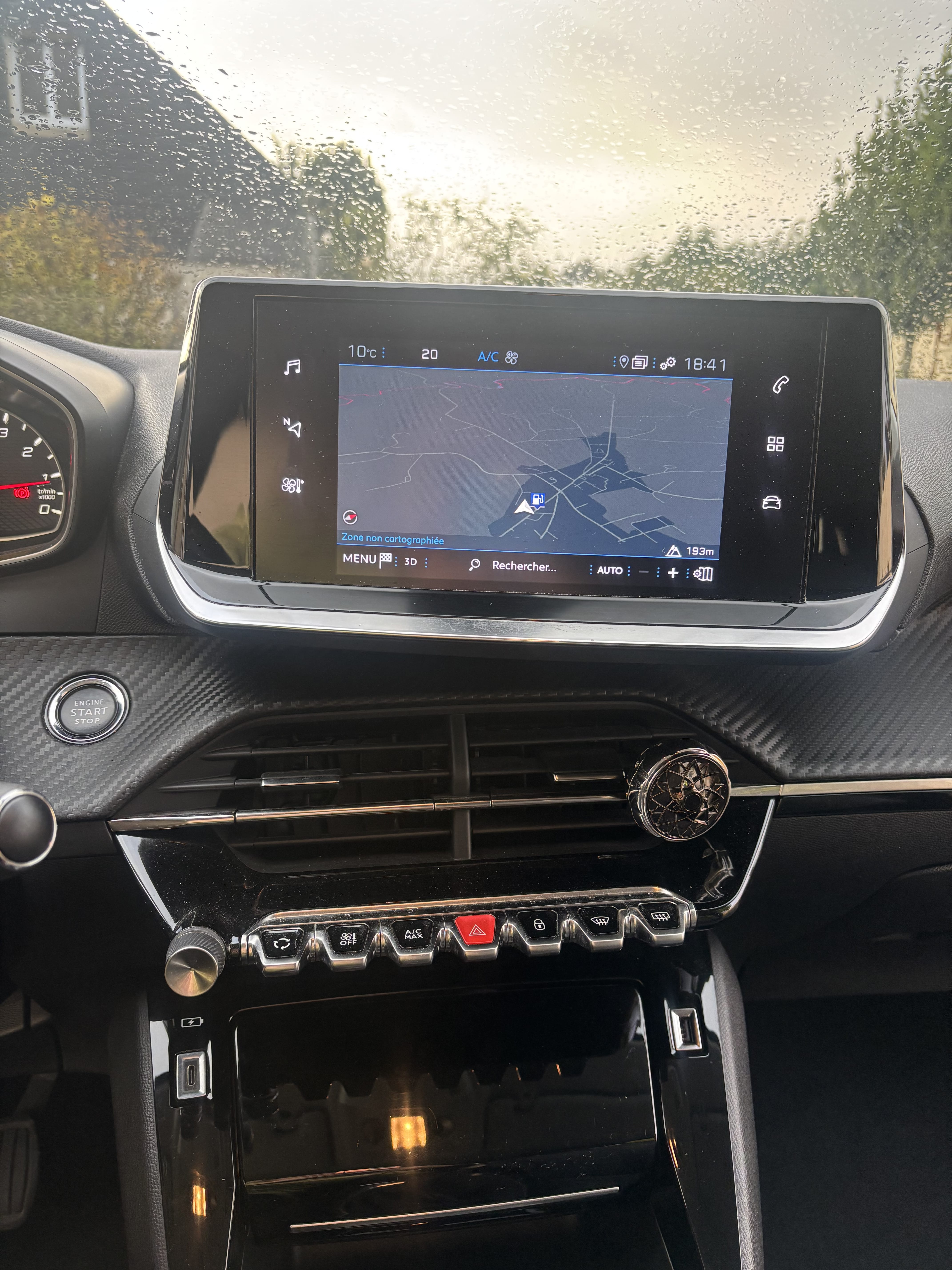 Peugeot 208 avec Attelage