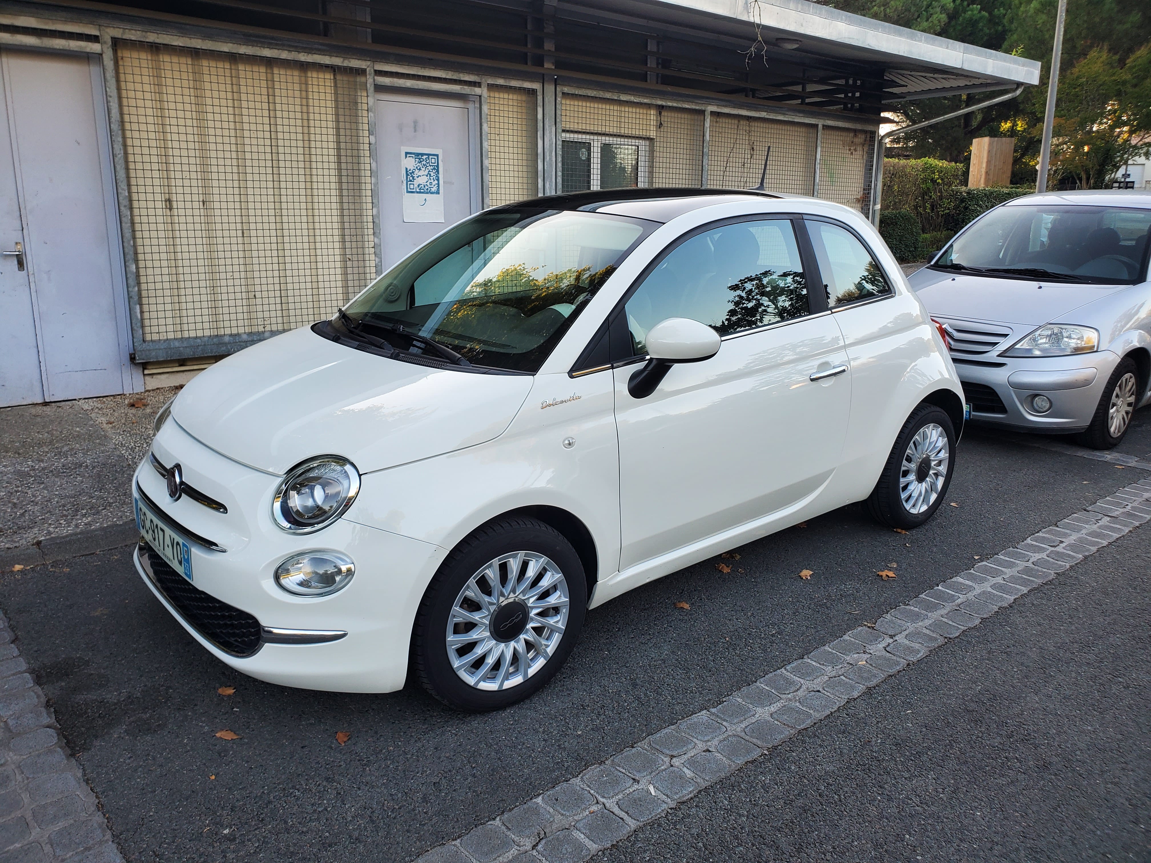 Fiat 500 Hybride Dolcevita, 2021, Essence 95 / Électrique (hybride)