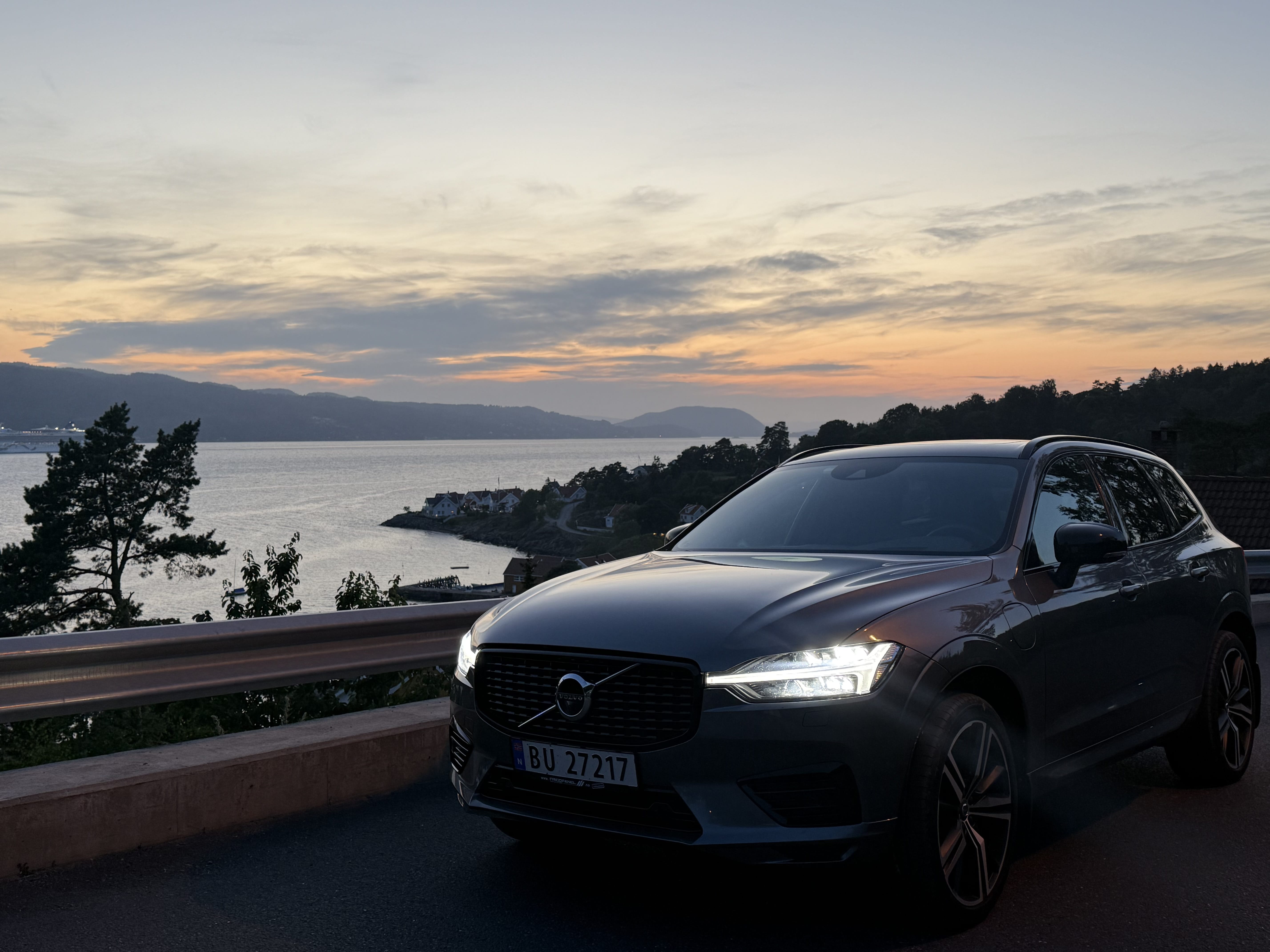 Volvo XC60 T6 R-Design, 2021, Blyfri 95 / Elektrisk (hybrid), automatisk