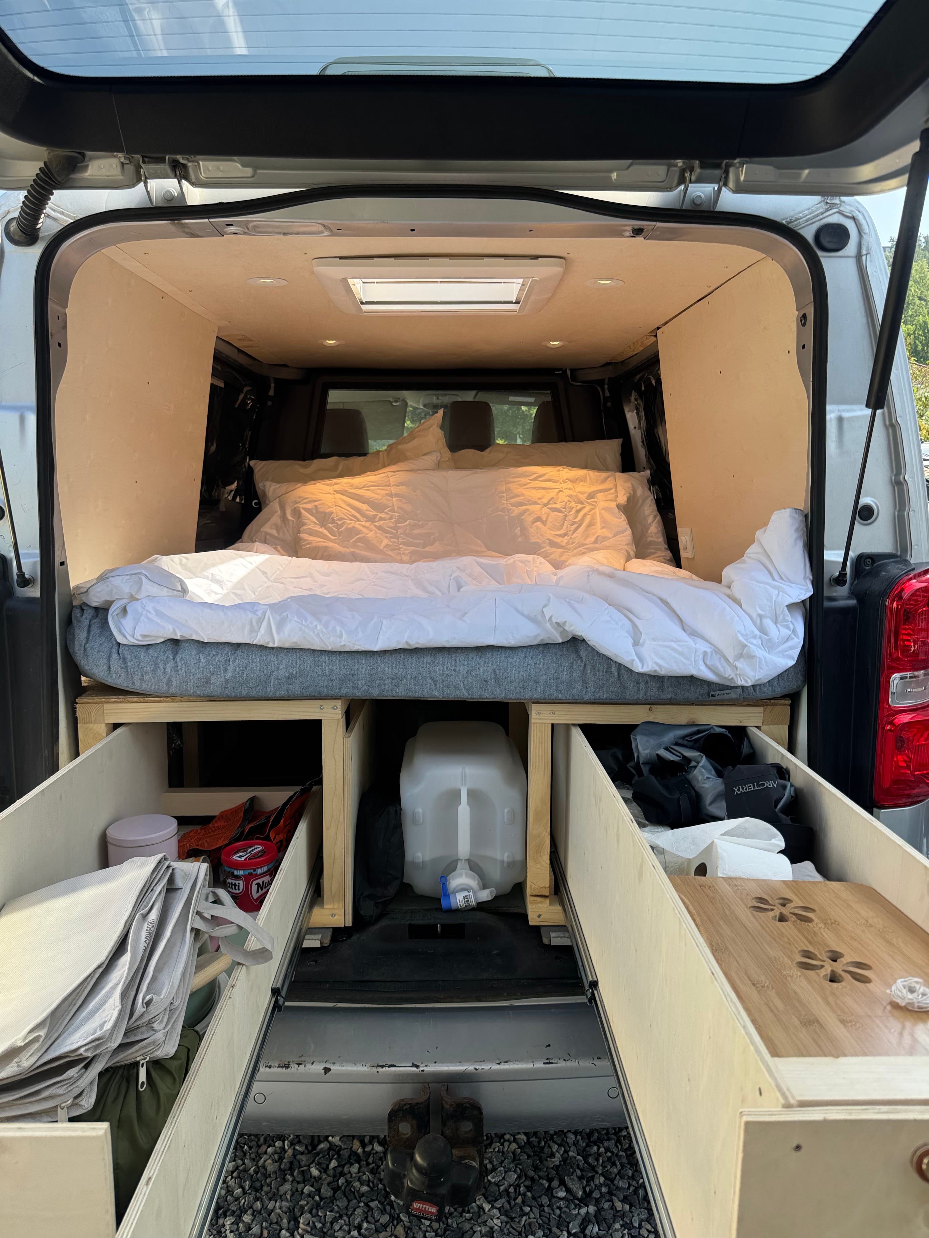 Peugeot Expert 2.0 CAMPER//230V//Kjøleskap//Takluke//Seng med Cruisekontroll