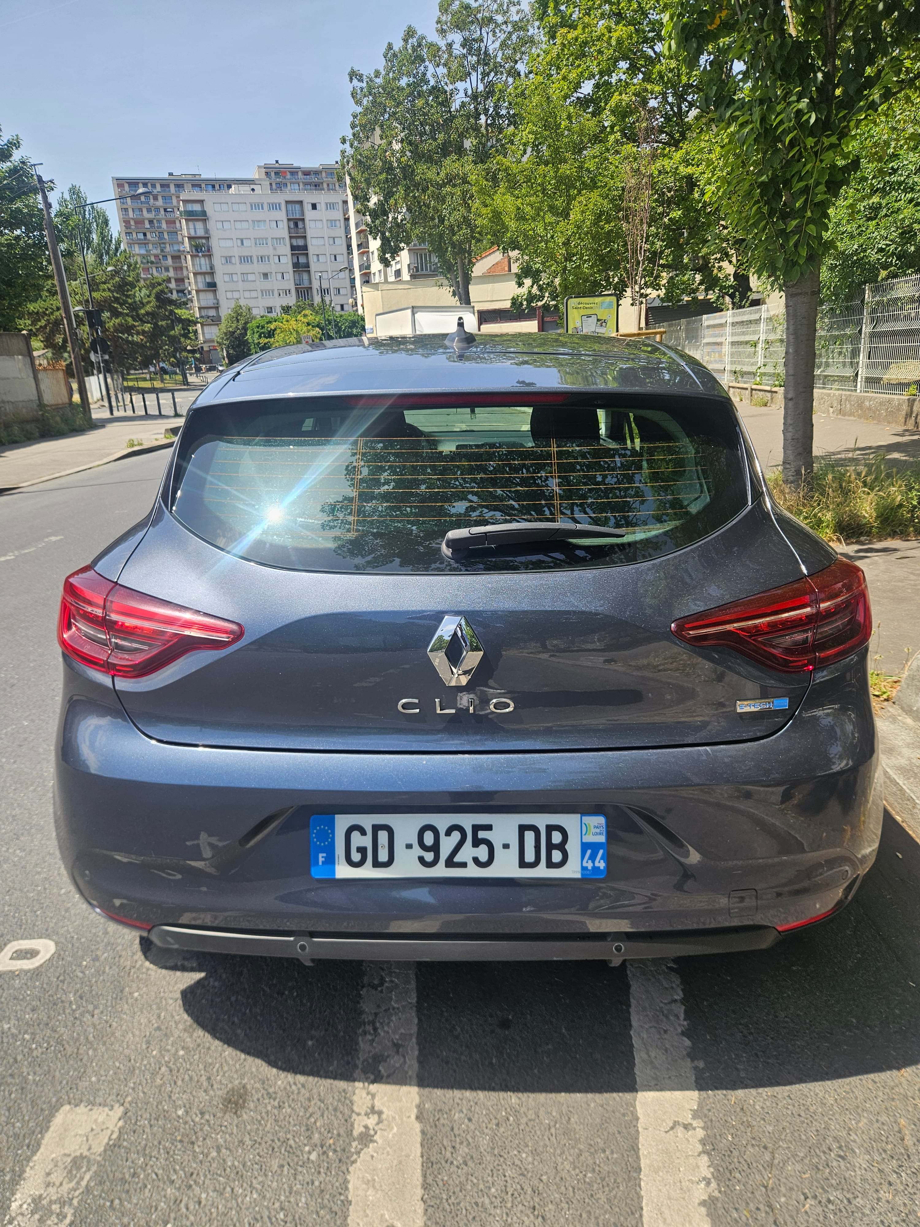 Renault Clio E-tech avec GPS