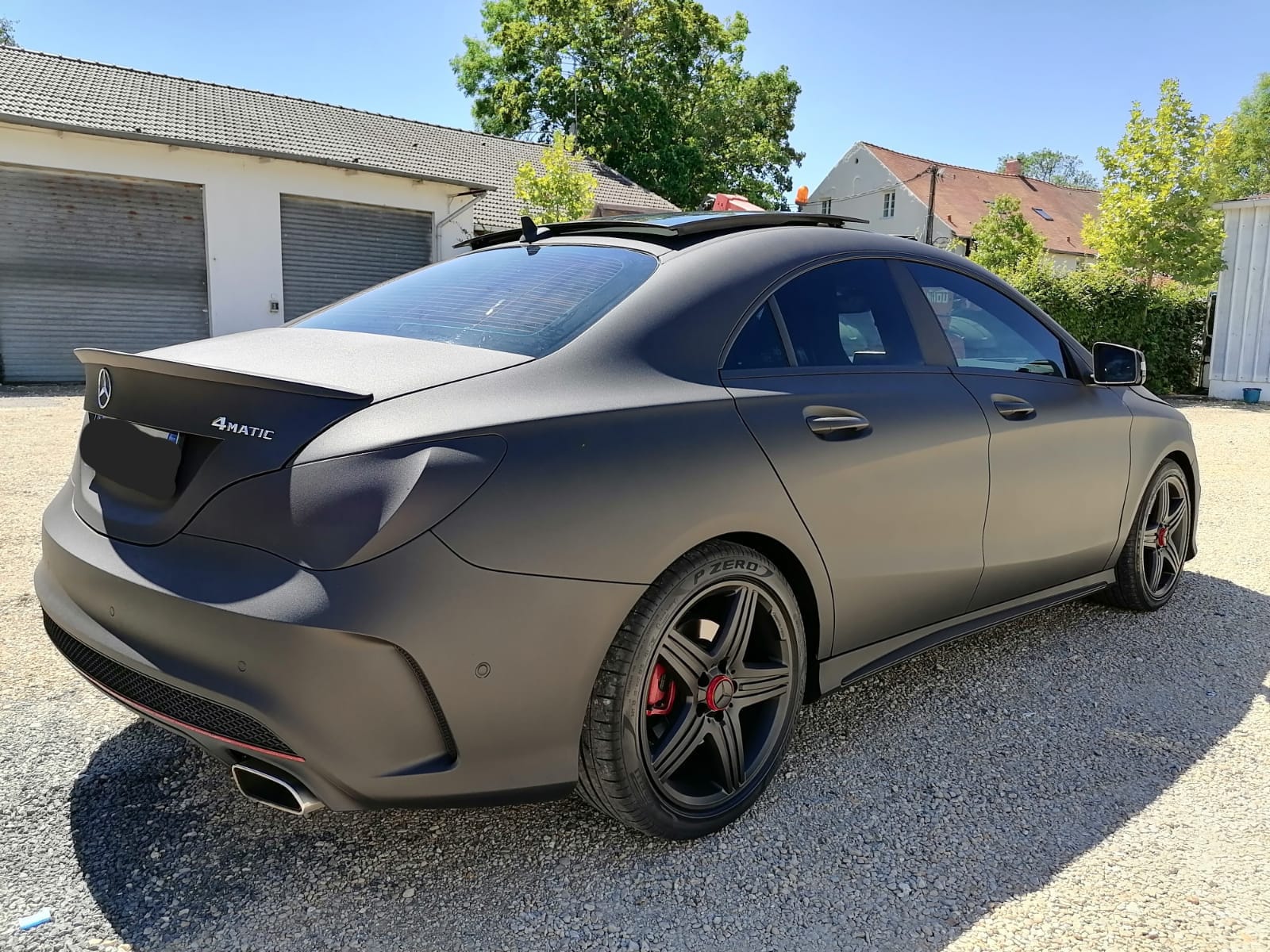 Mercedes-Benz CLA 250 4MATIC avec Quatre roues motrices