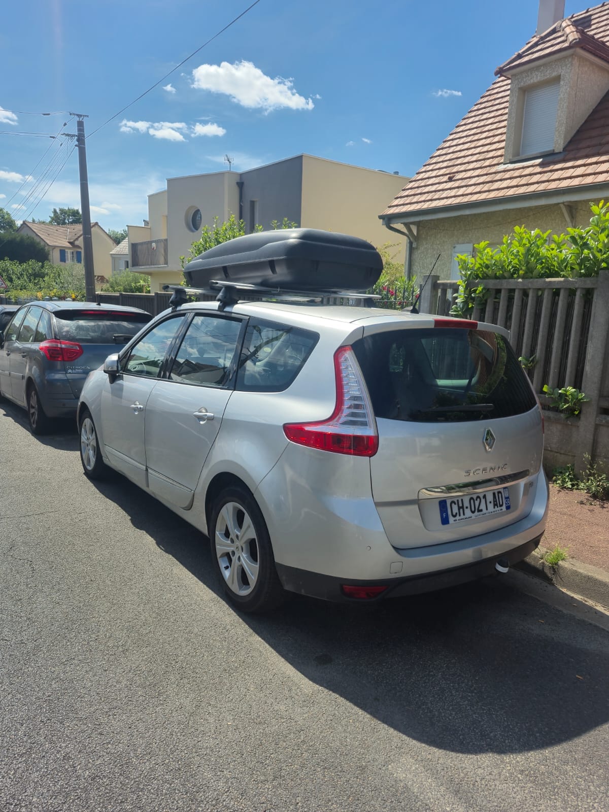 Renault Grand Scenic avec Siège bébé