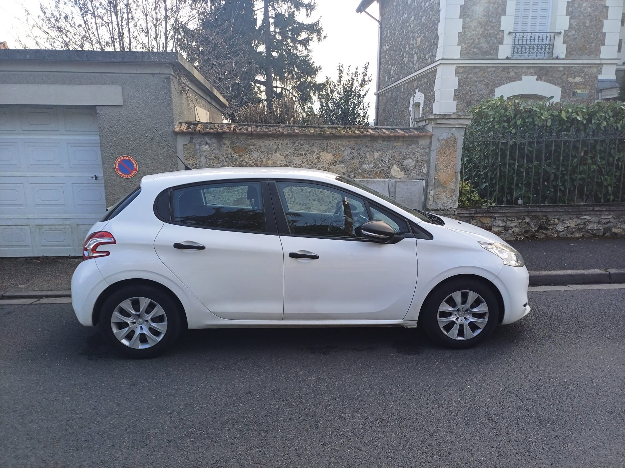 Peugeot 208 avec Climatisation