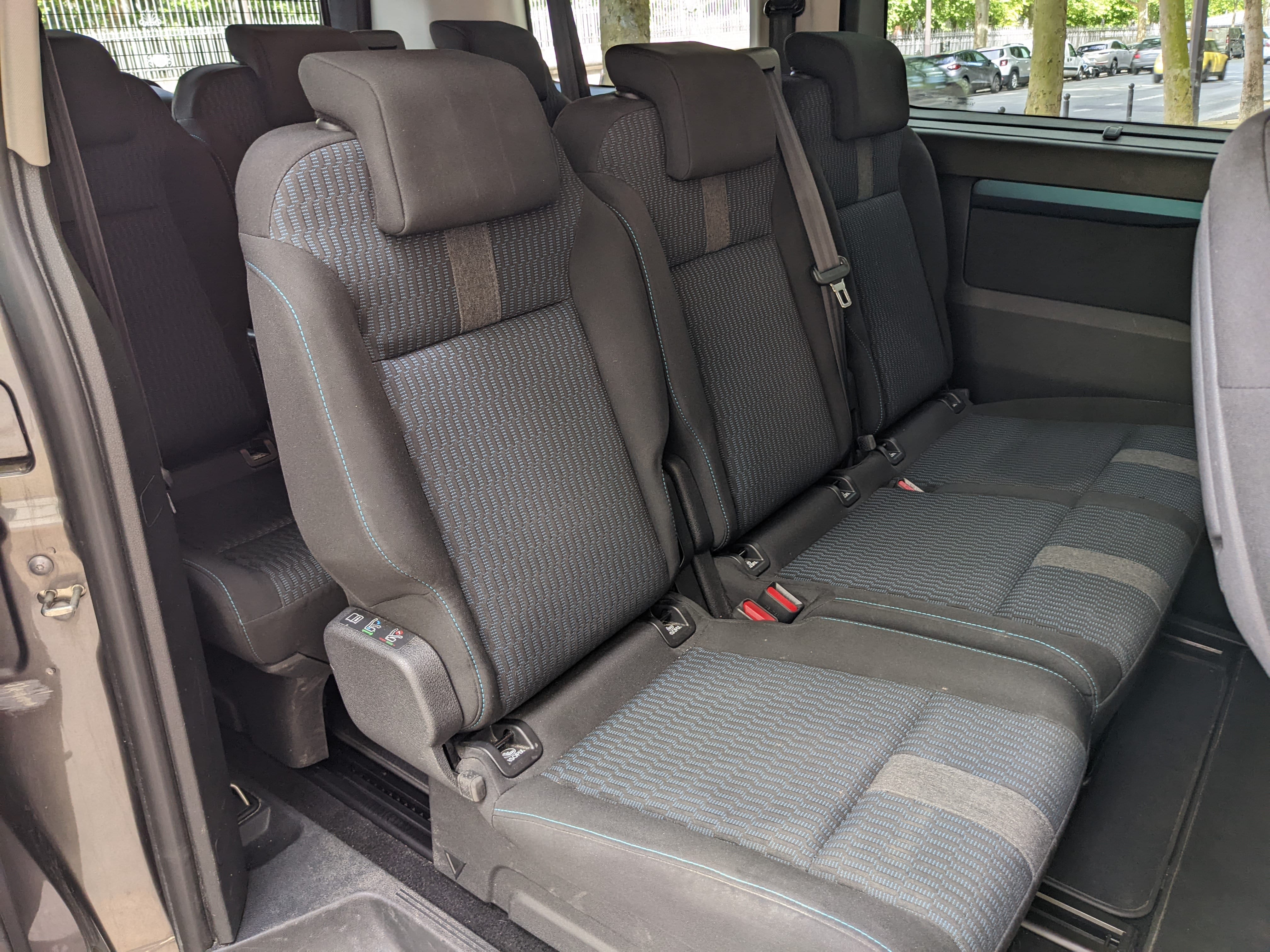 Peugeot Traveller avec Siège bébé
