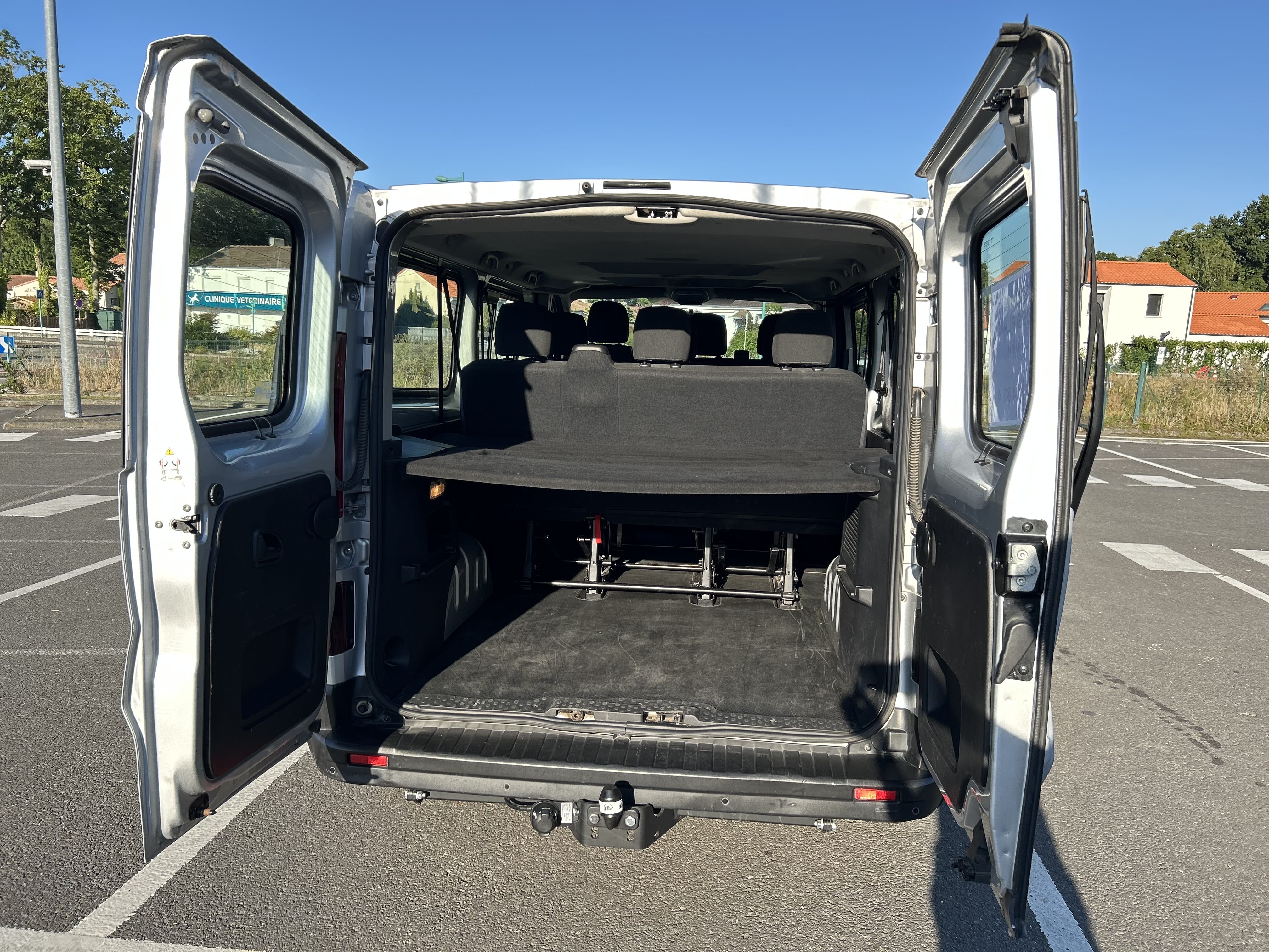 Renault Trafic Passenger 2.0 DCI 145 Chevaux avec Apple CarPlay