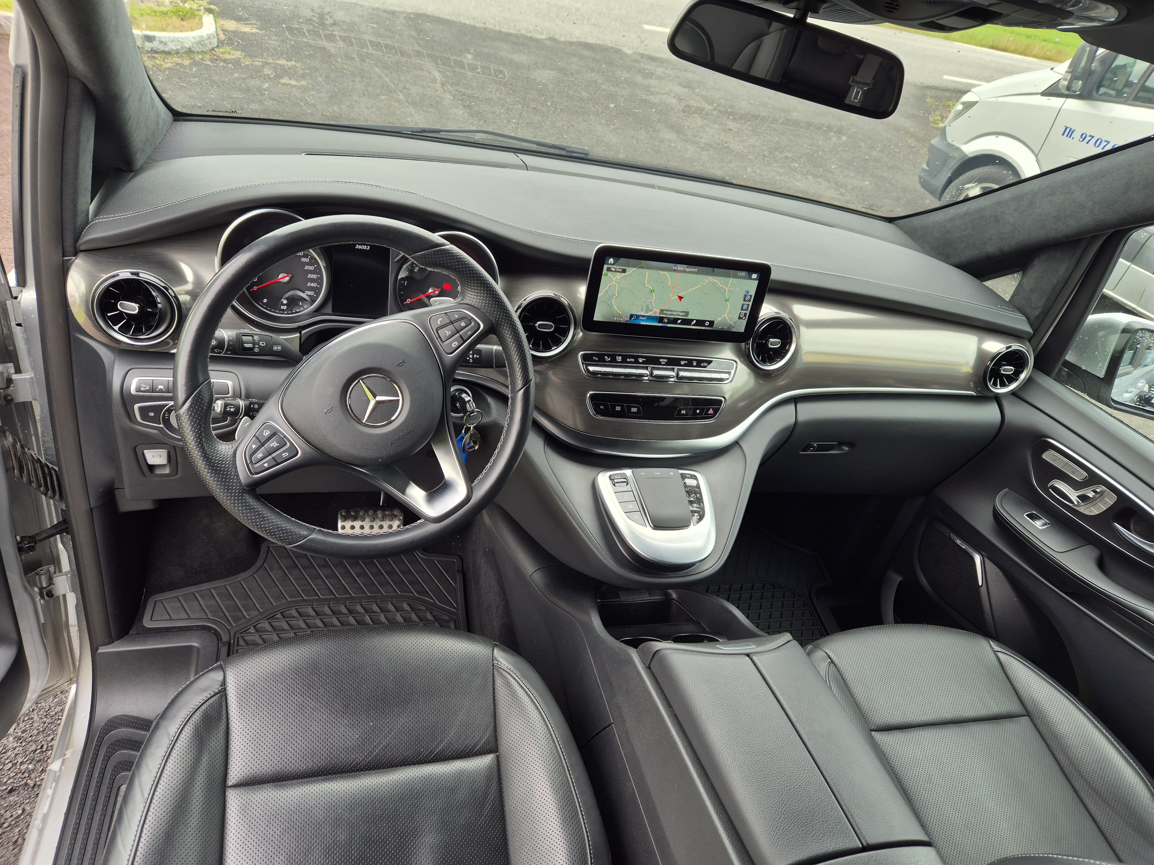 Mercedes-Benz V-Klasse 220d with Cruise control