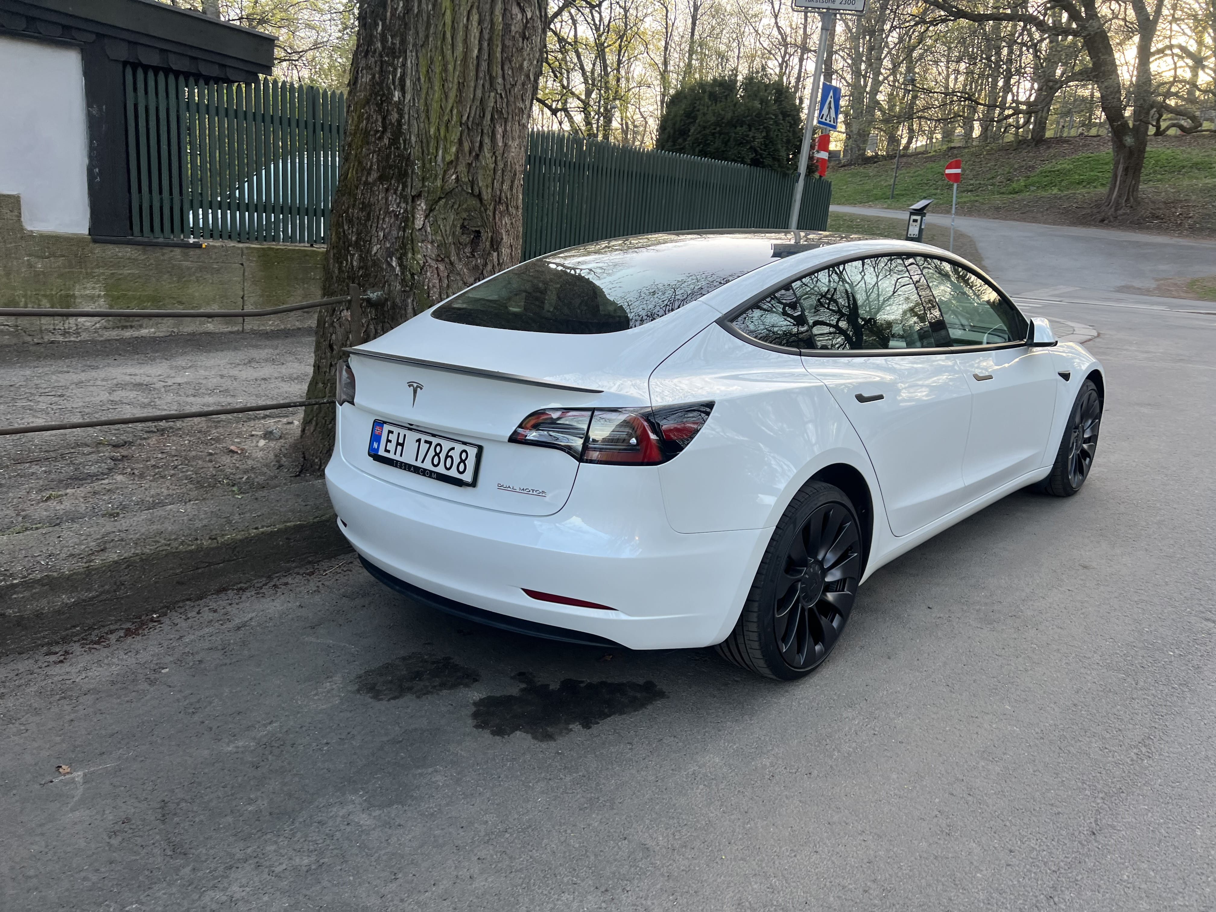 Tesla Model 3 Performance med GPS