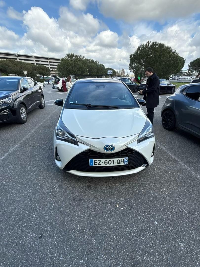 Toyota Yaris Hybride avec Climatisation