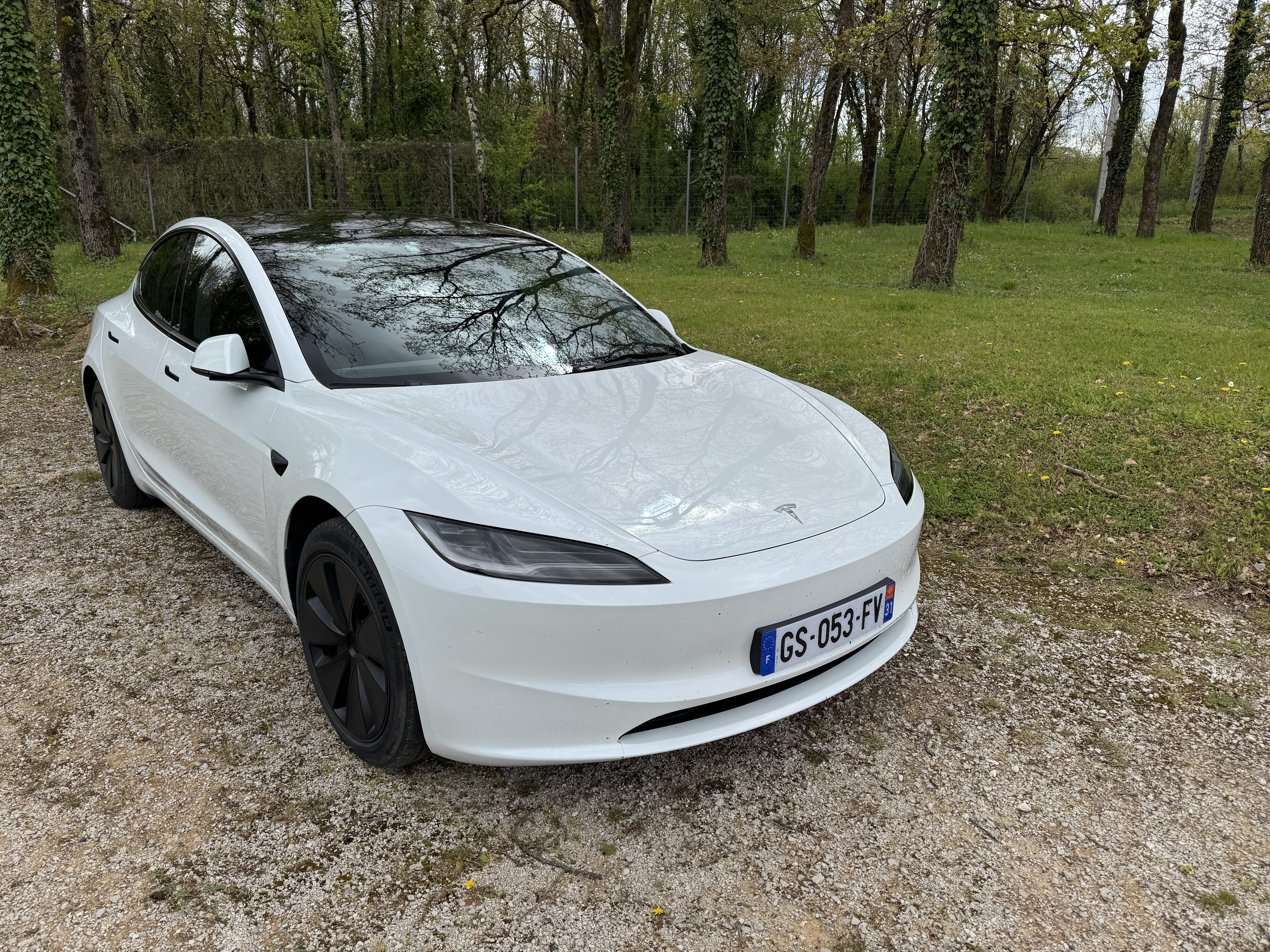 Tesla Model 3 avec GPS