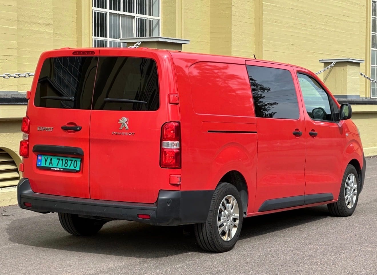Peugeot Expert mit Navigationsgerät