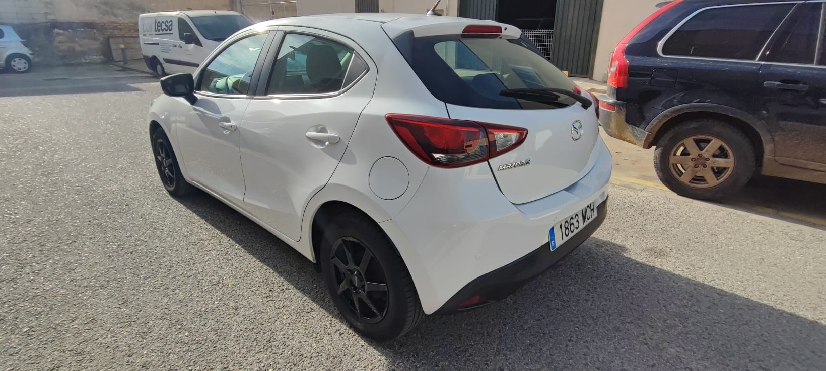 Mazda 2 con Aire acondicionado