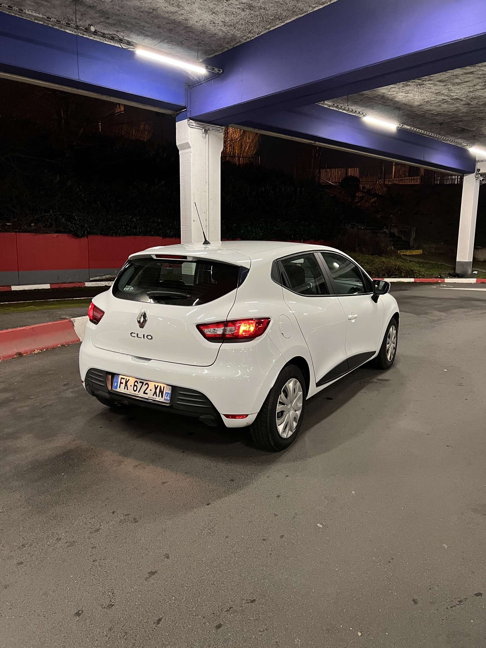 Renault Clio mit Navigationsgerät