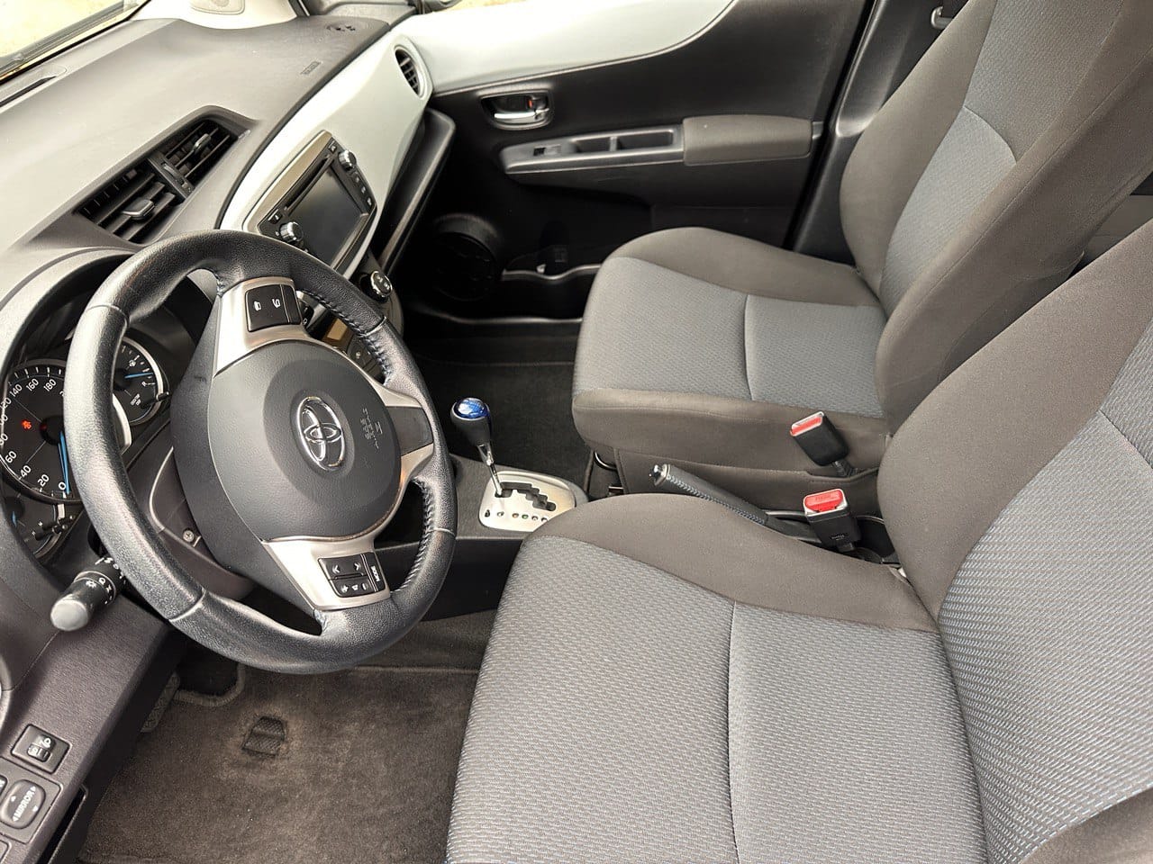 Toyota Yaris Hybride avec Entrée audio / iPod