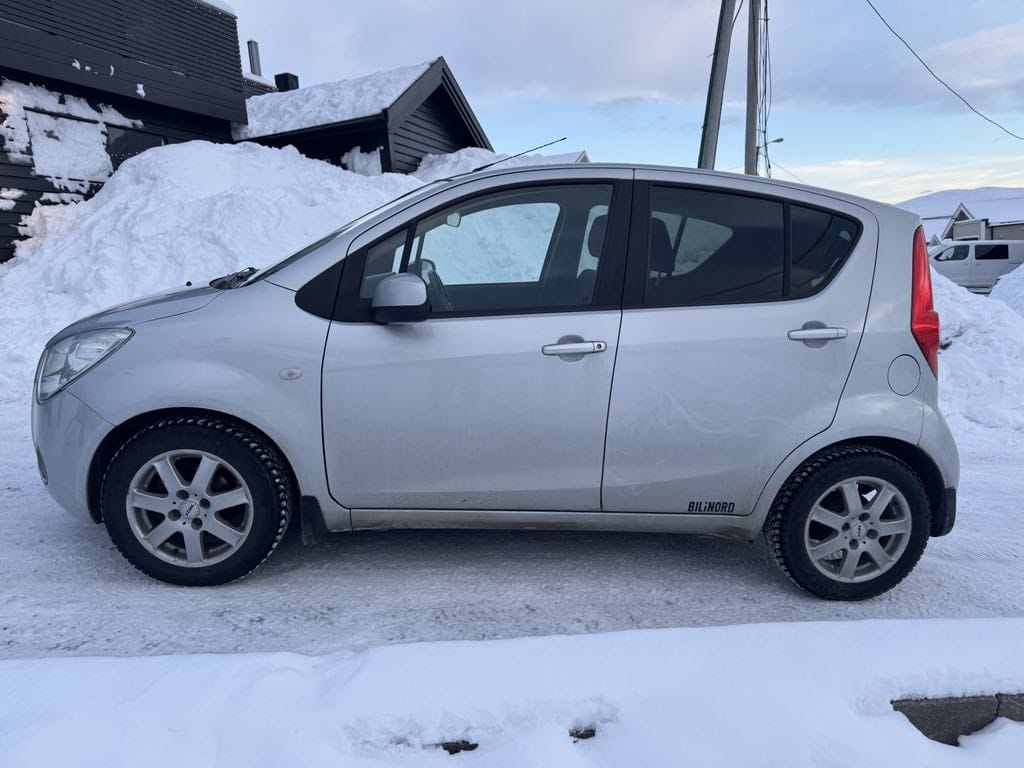 Opel Agila met Sneeuwbanden