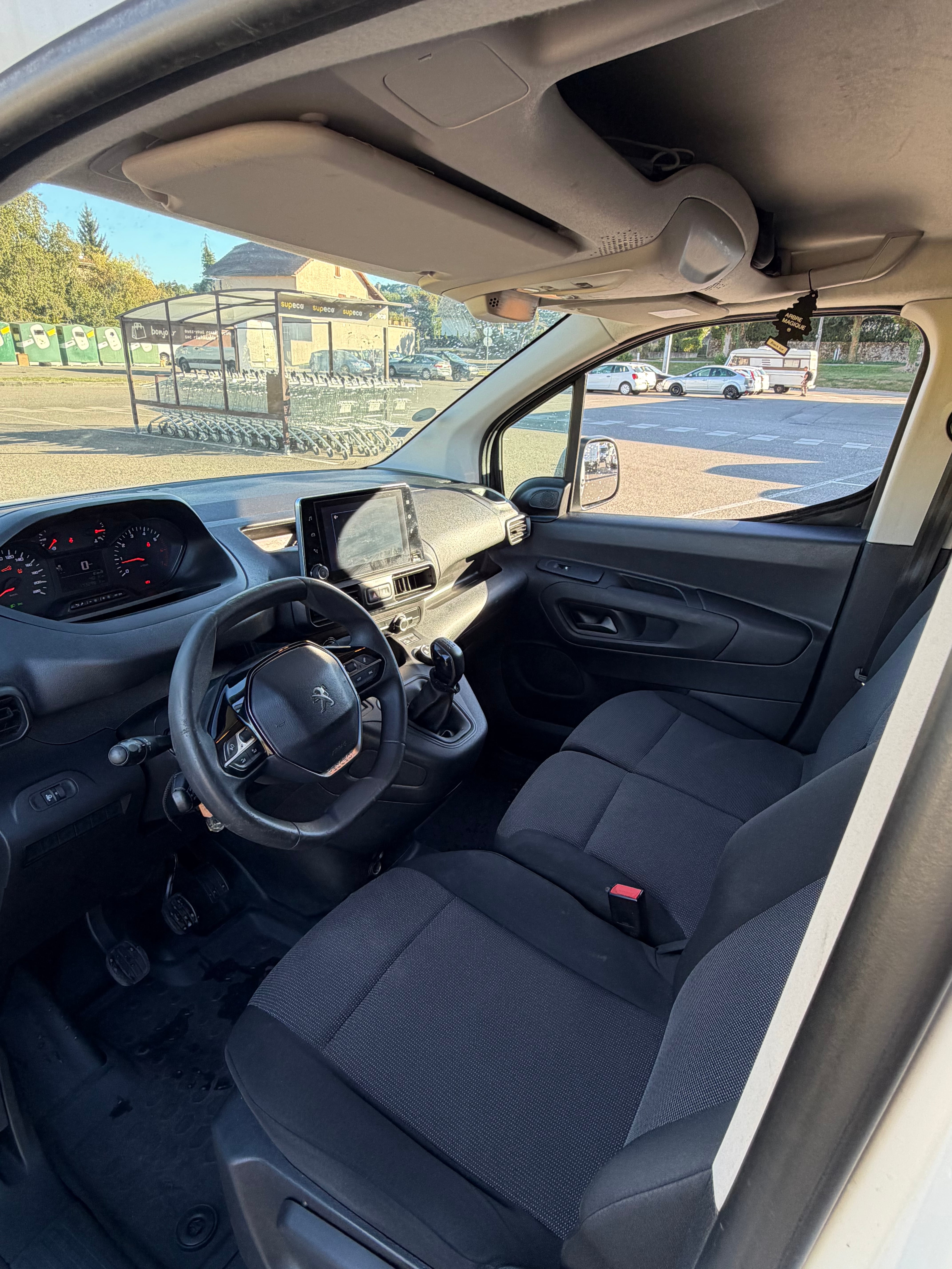 Peugeot Partner avec GPS