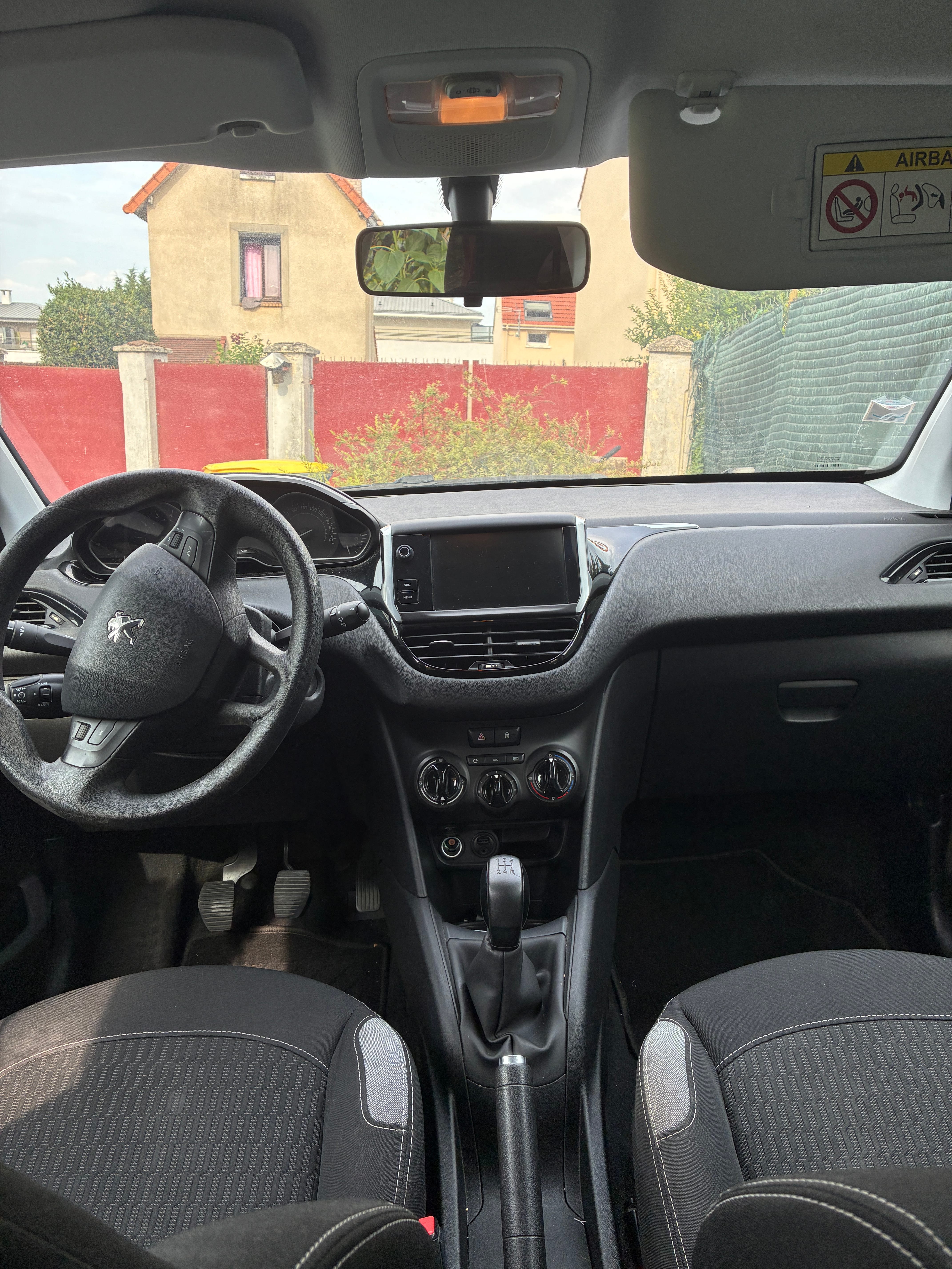 Peugeot 208 avec GPS