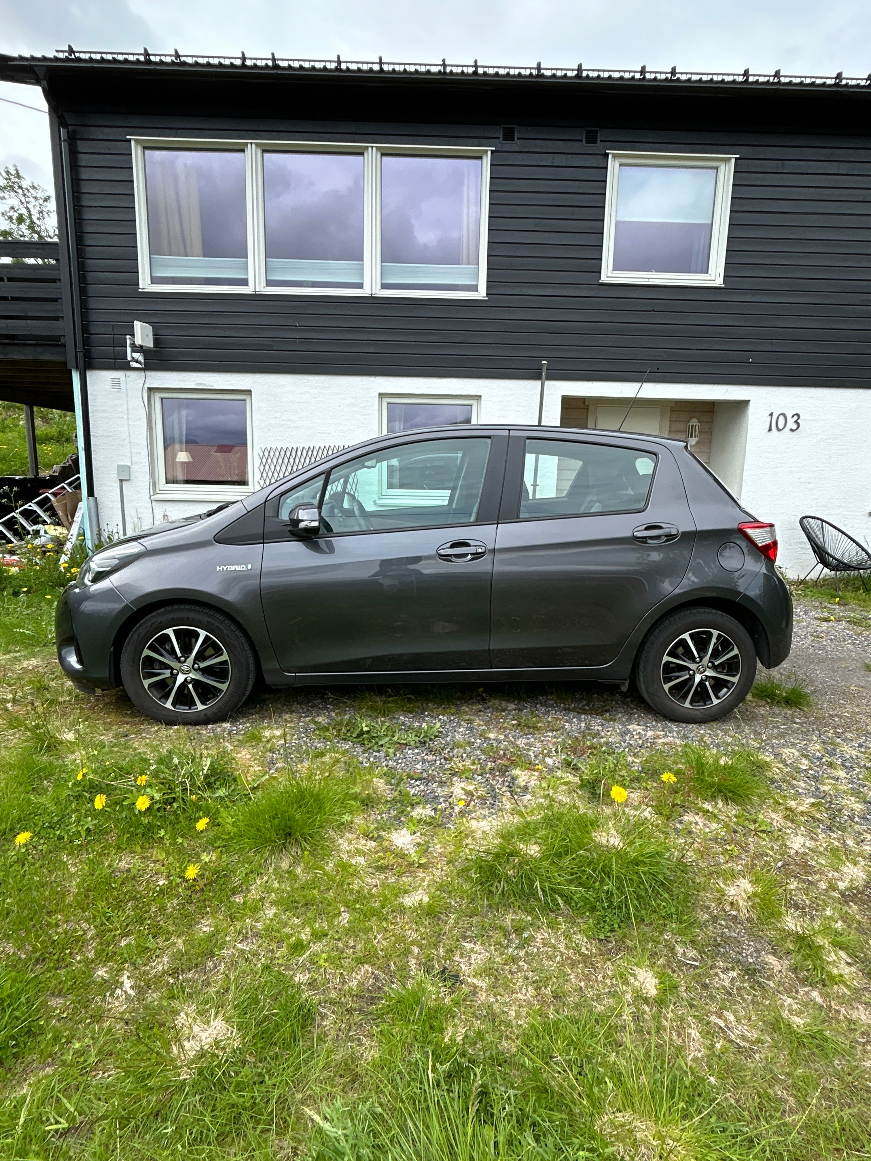 Toyota Yaris Hybrid med Aircondition
