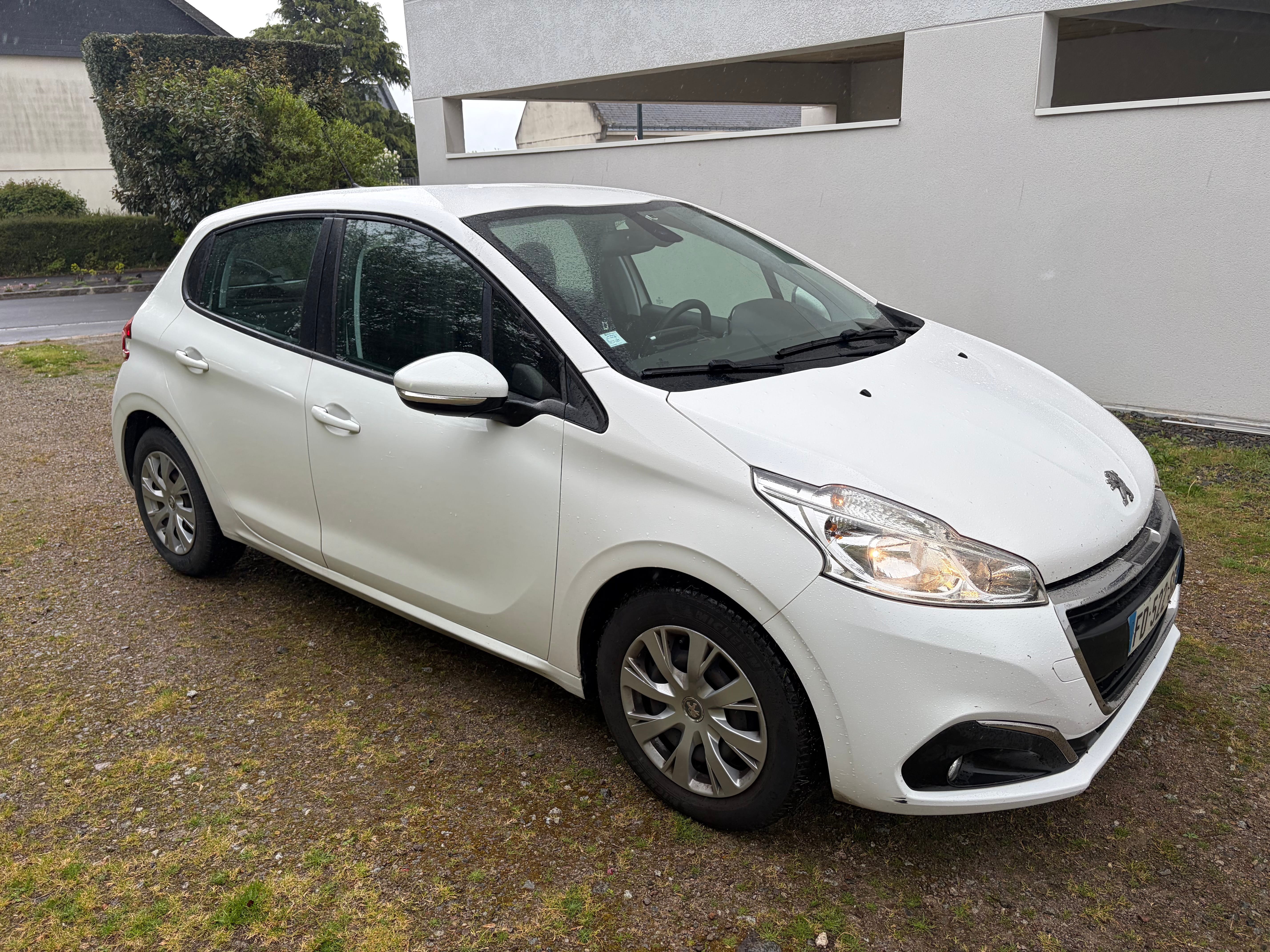 Peugeot 208 avec Climatisation
