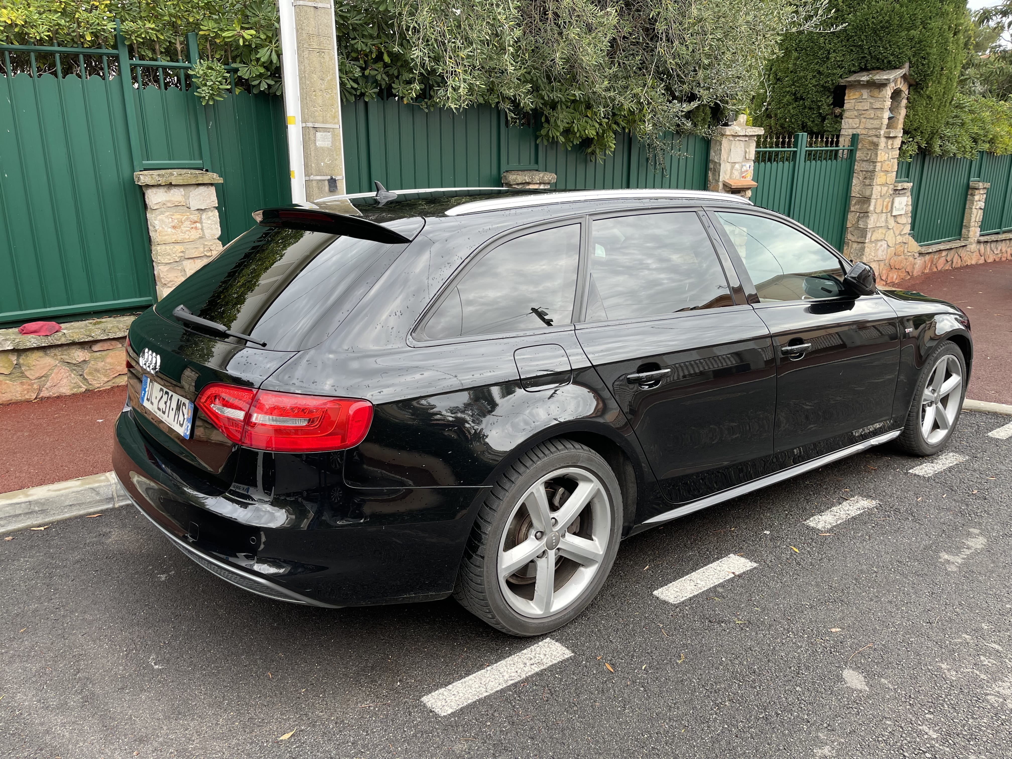 Audi A4 Avant Quattro 2.0 TDI 190ch Sline avec GPS
