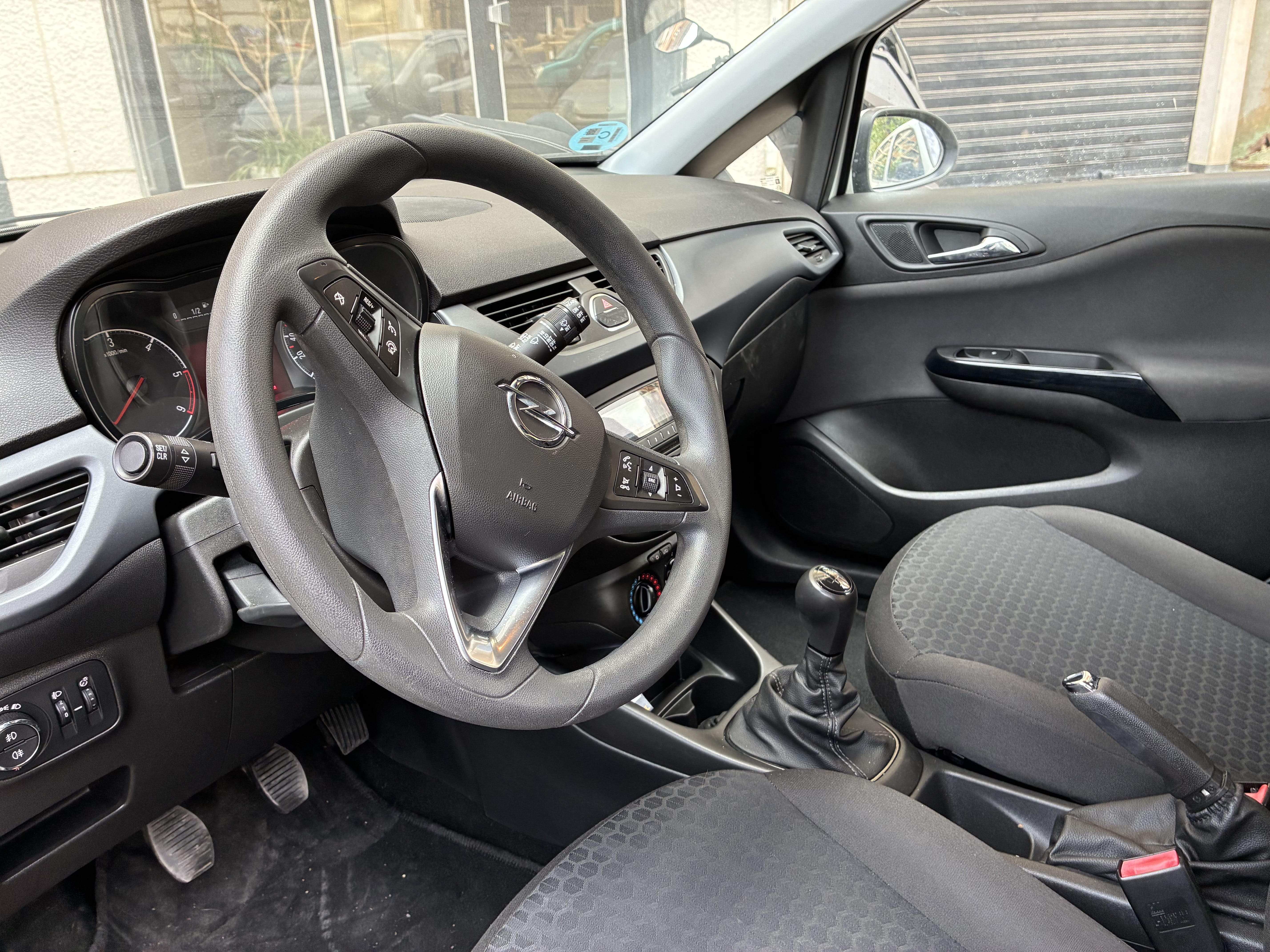 Opel Corsa con Control de velocidad