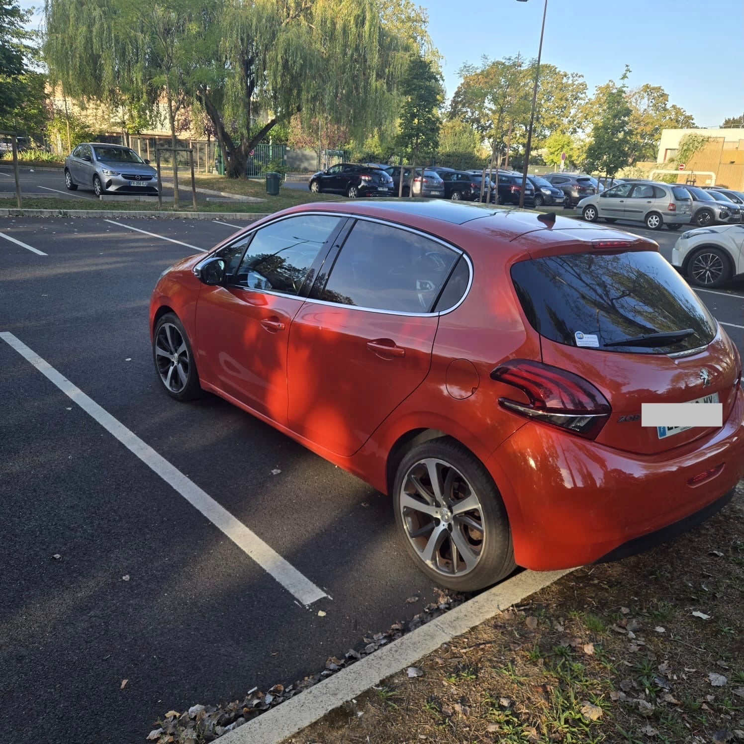 Peugeot 208 1.2 féline avec Régulateur de vitesse