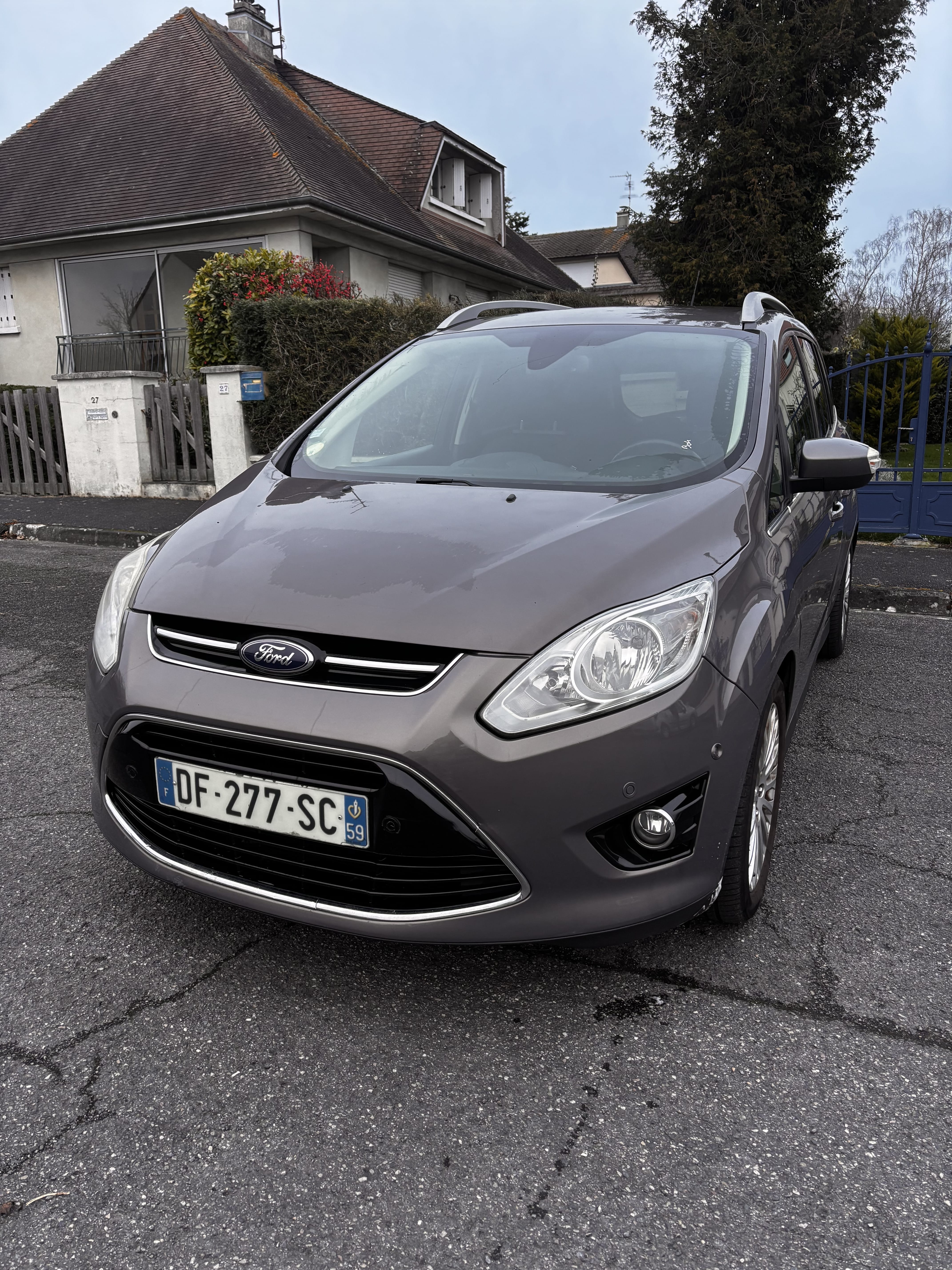 Ford Grand C-Max avec GPS