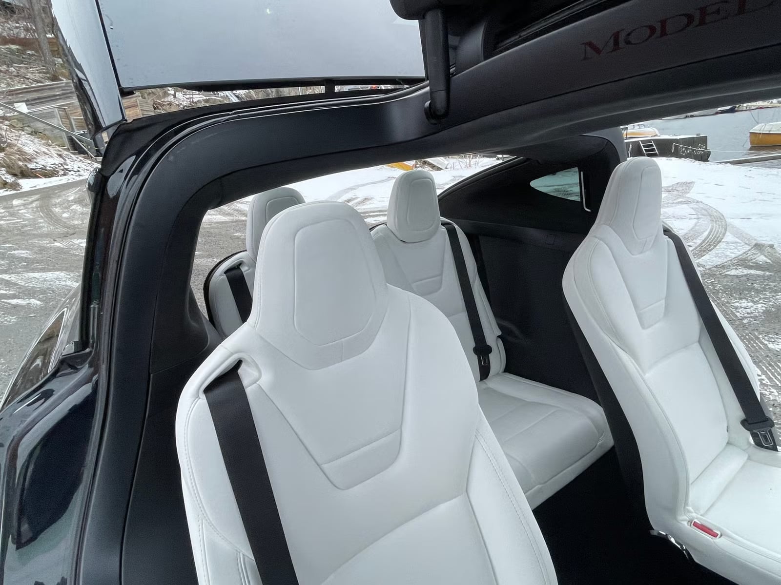 Tesla Model X med GPS