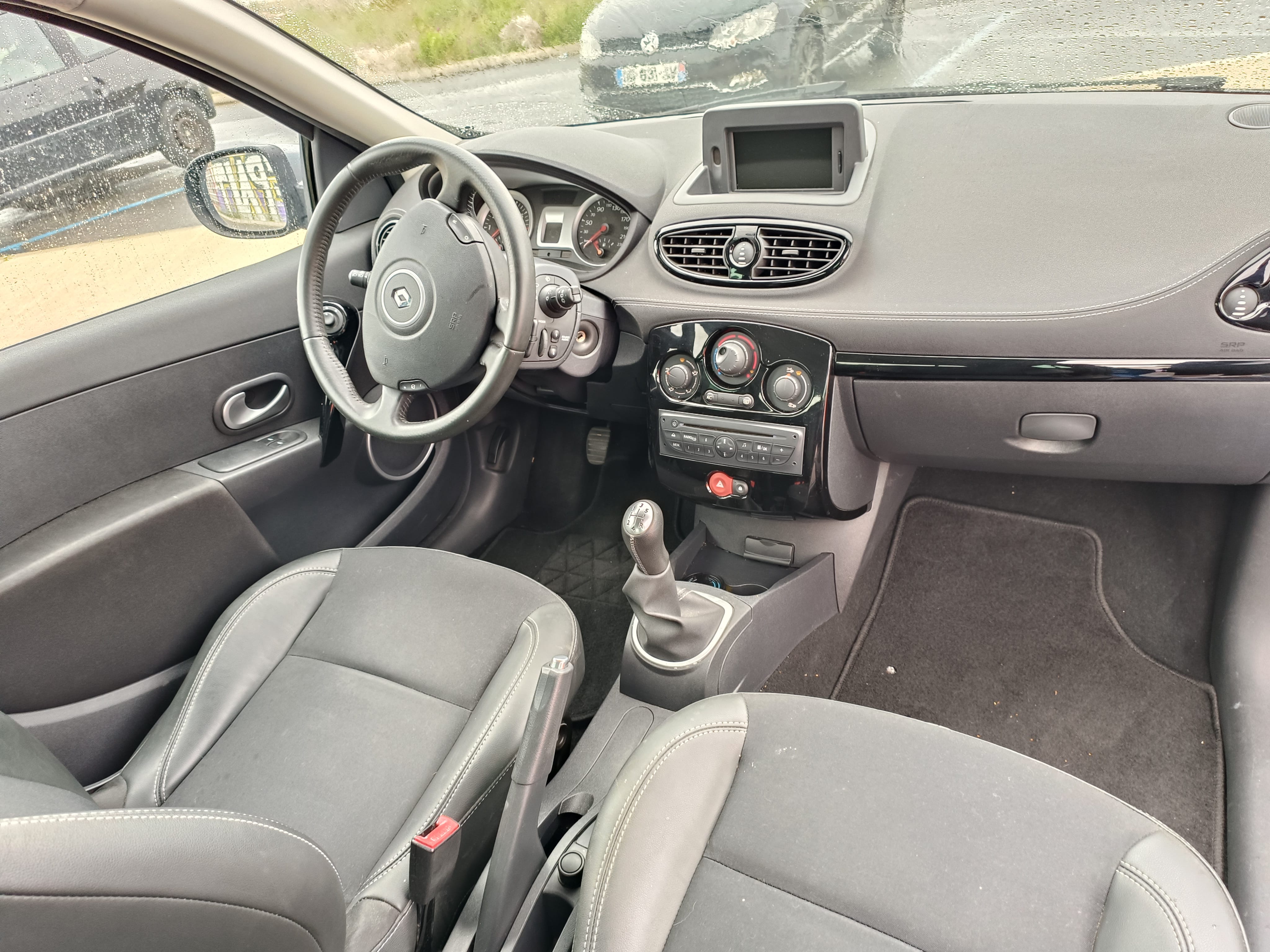 Renault Clio avec Entrée audio / iPod