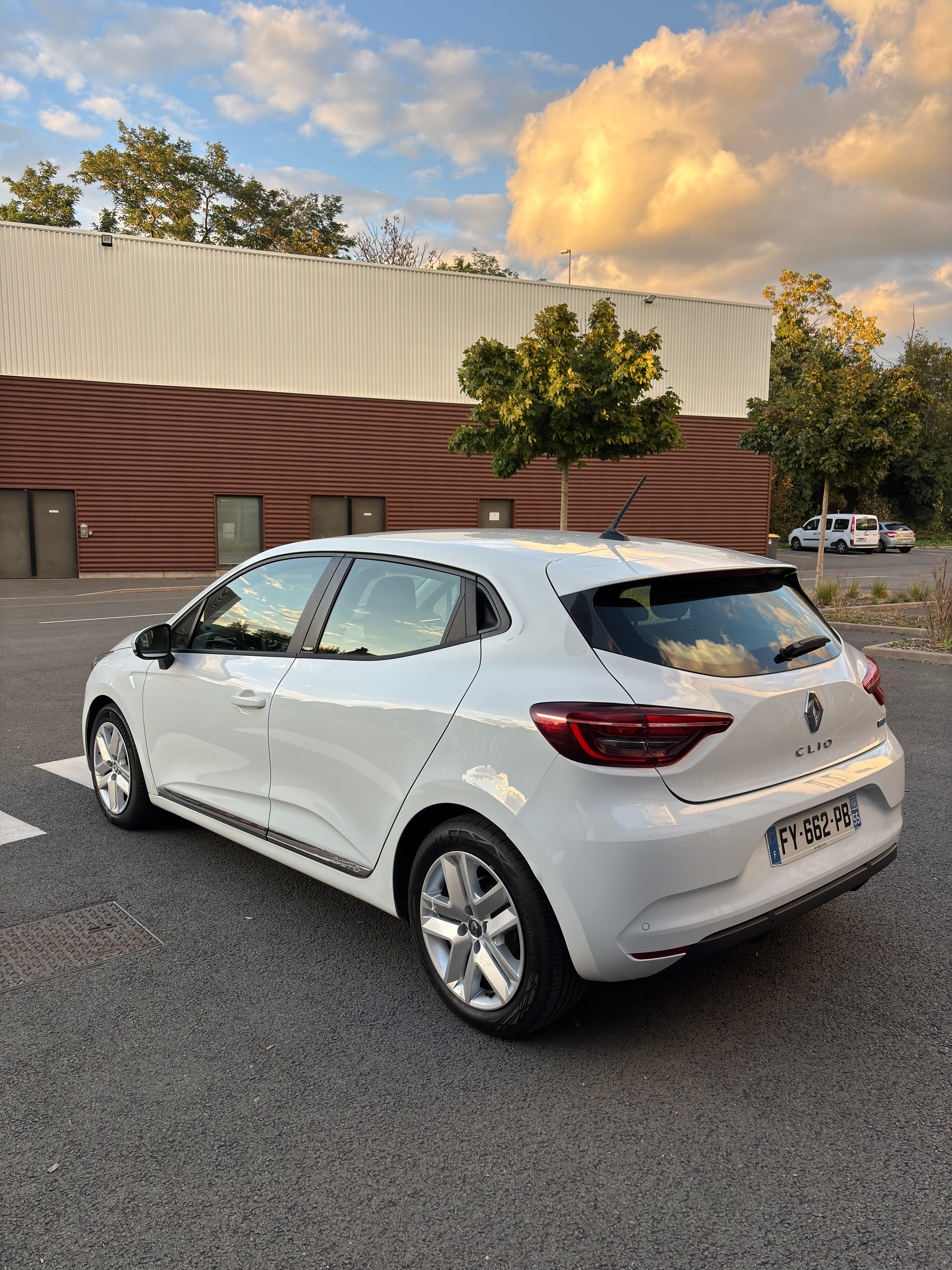Renault Clio E-tech avec Climatisation