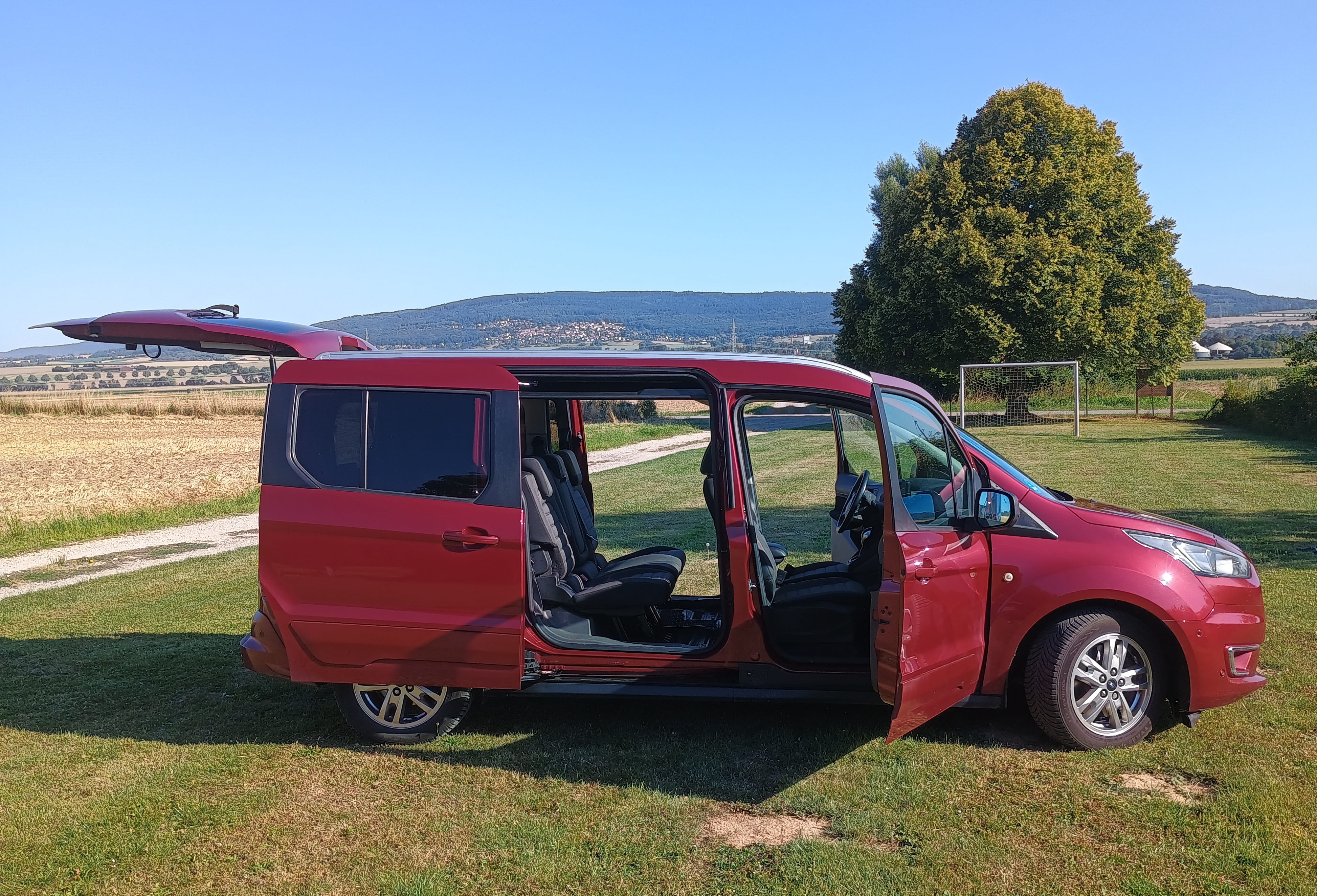 Ford Tourneo Connect mit Rückfahrkamera