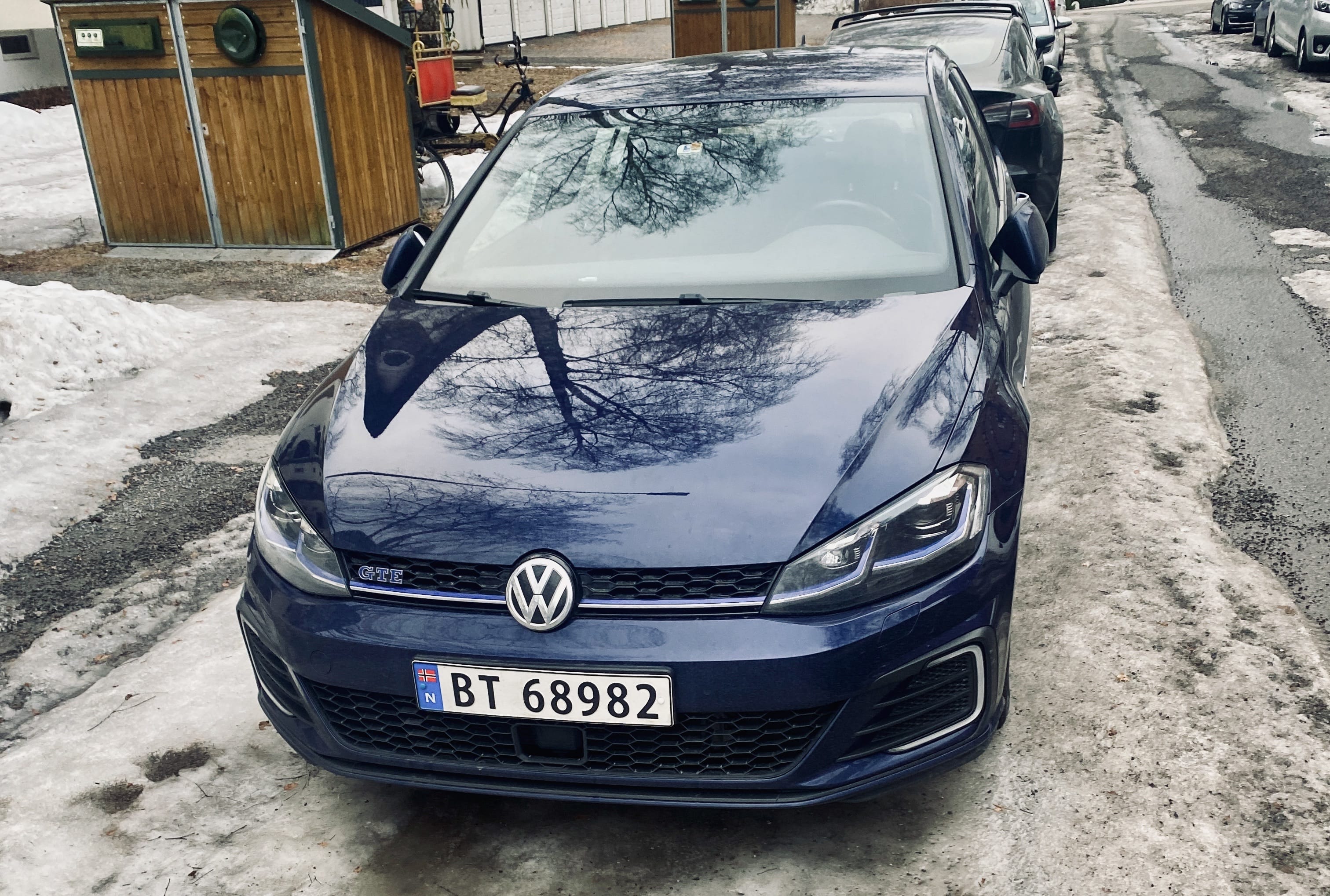 Volkswagen Golf GTE with Cruise control