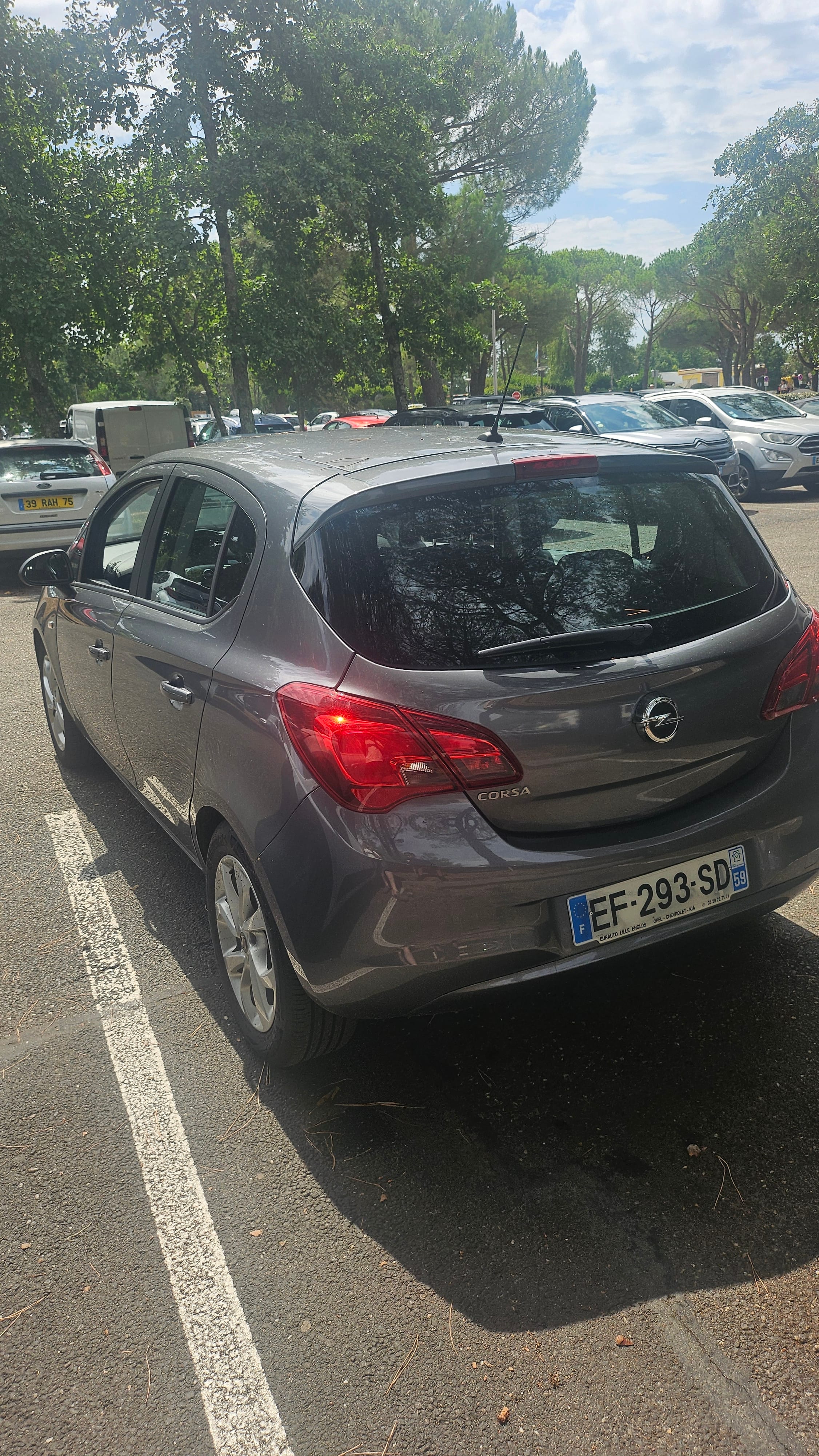 Opel Corsa 1.4 essence avec GPS