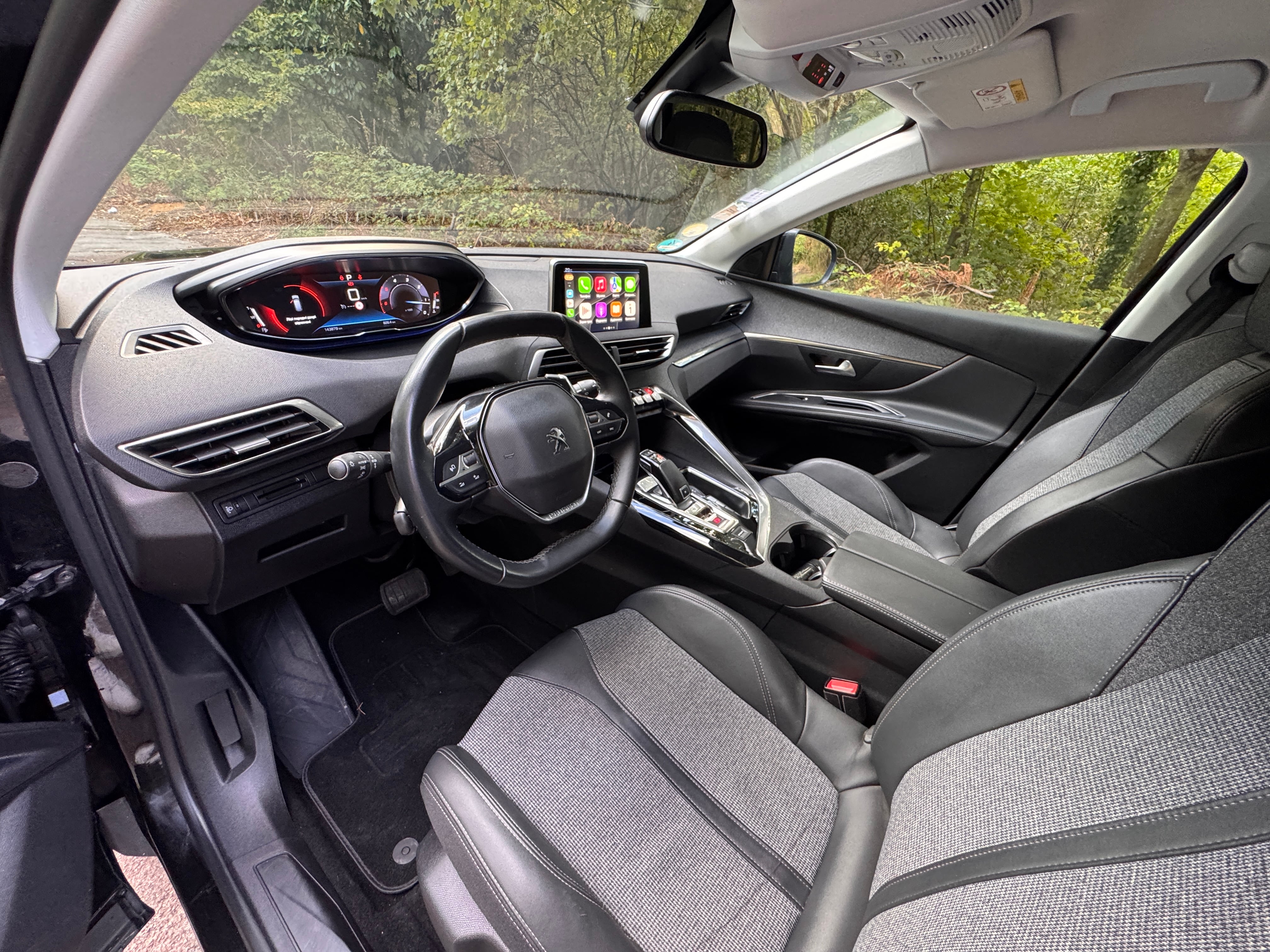 Peugeot 5008 1.5 avec GPS