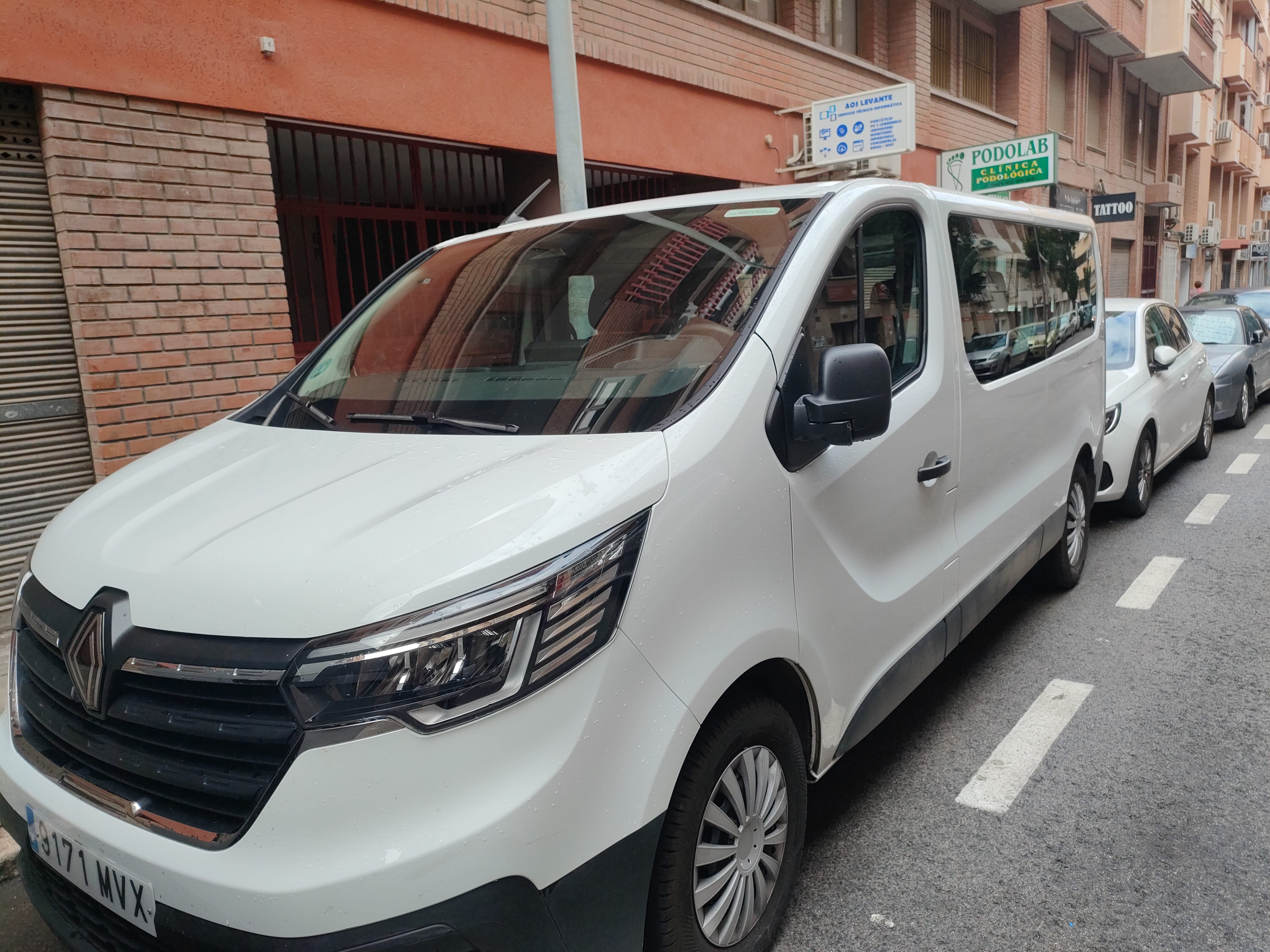 Renault Trafic Passenger, 2024, Diesel, 9 zitplaatsen en meer