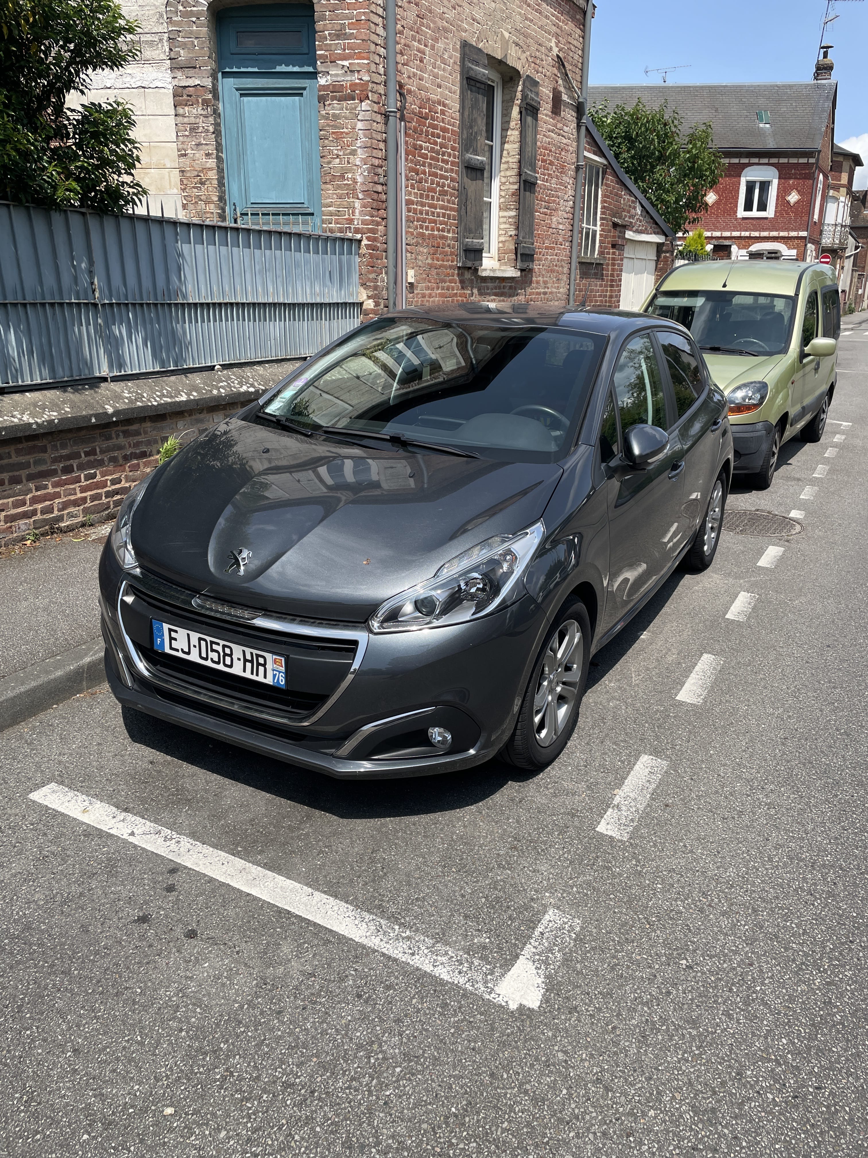 Peugeot 208, 2016, Essence 95