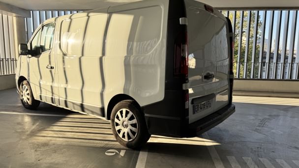 Renault Trafic à louer Quartier Saint Jean – Idéal pour vos déménagements et transports volumineux ! avec Climatisation