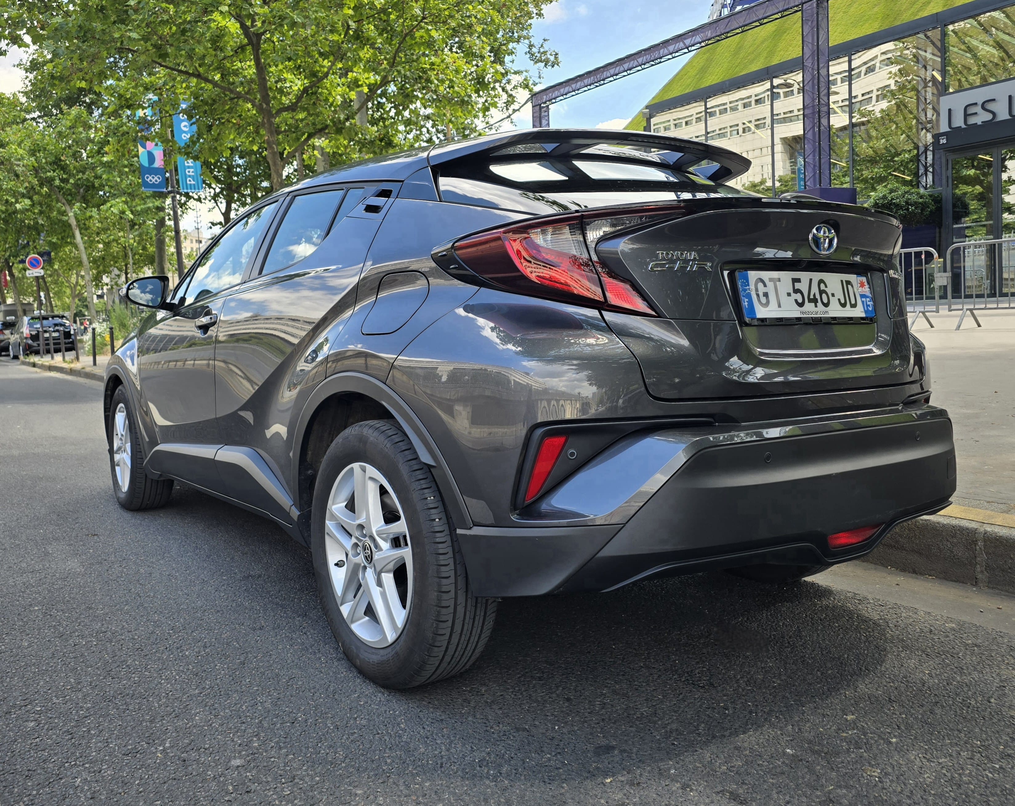 Toyota C-HR 2023 Hybride à Gare de Lyon! avec Climatisation