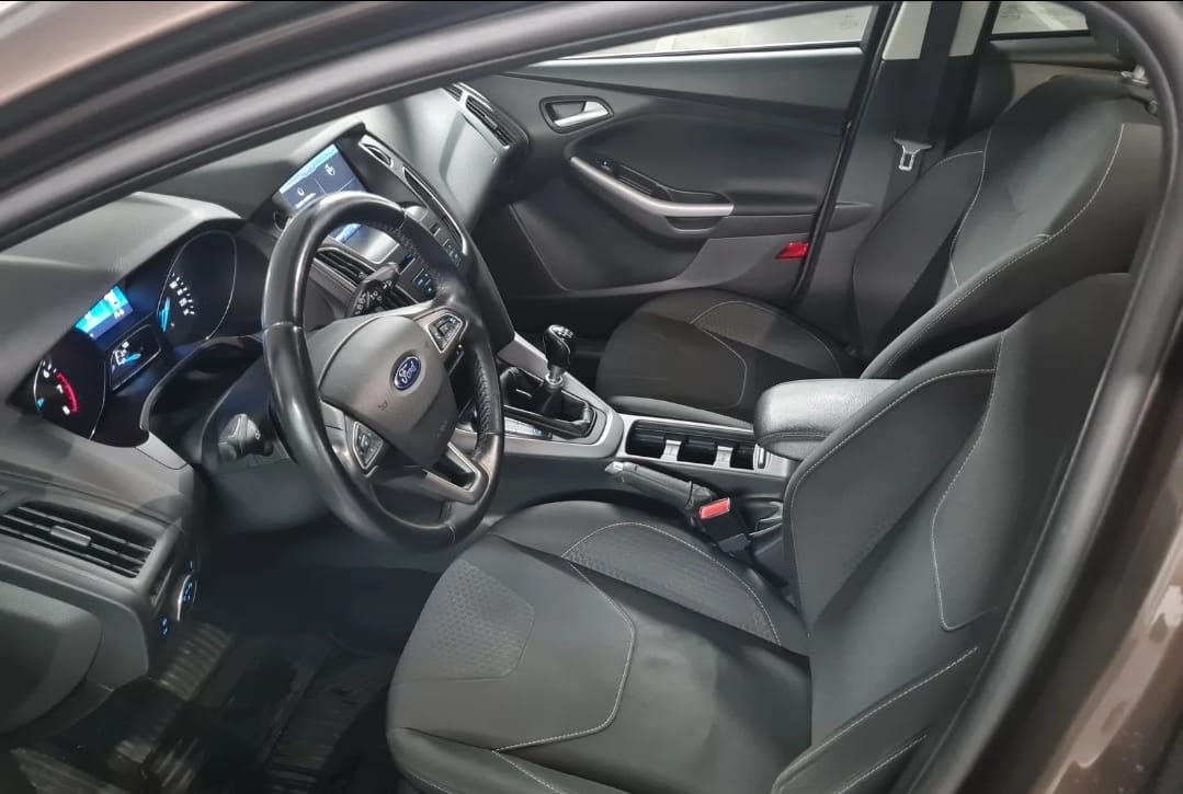 Ford Focus Sport med Lydinngang