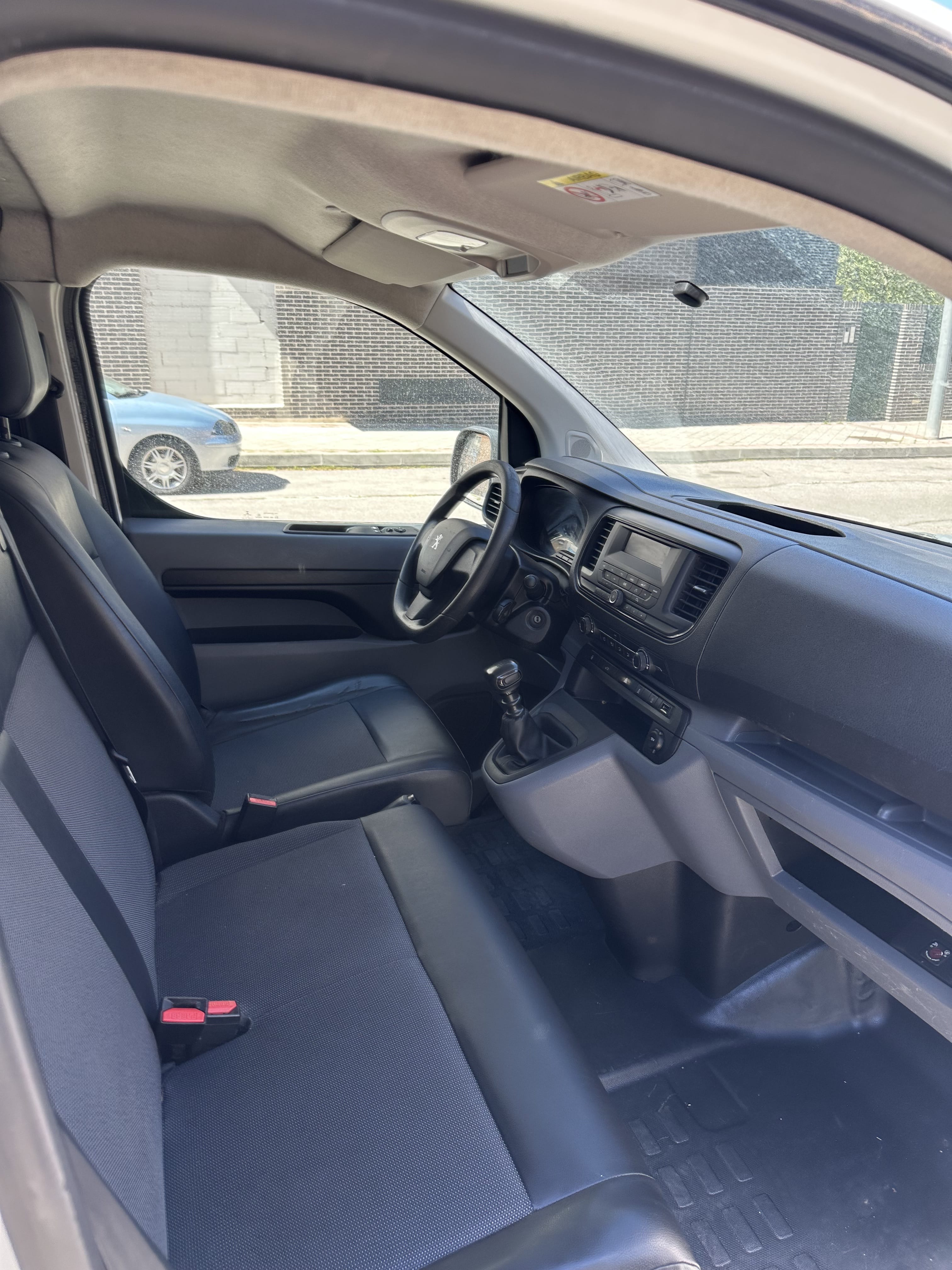 Peugeot Expert con Accesible silla de ruedas