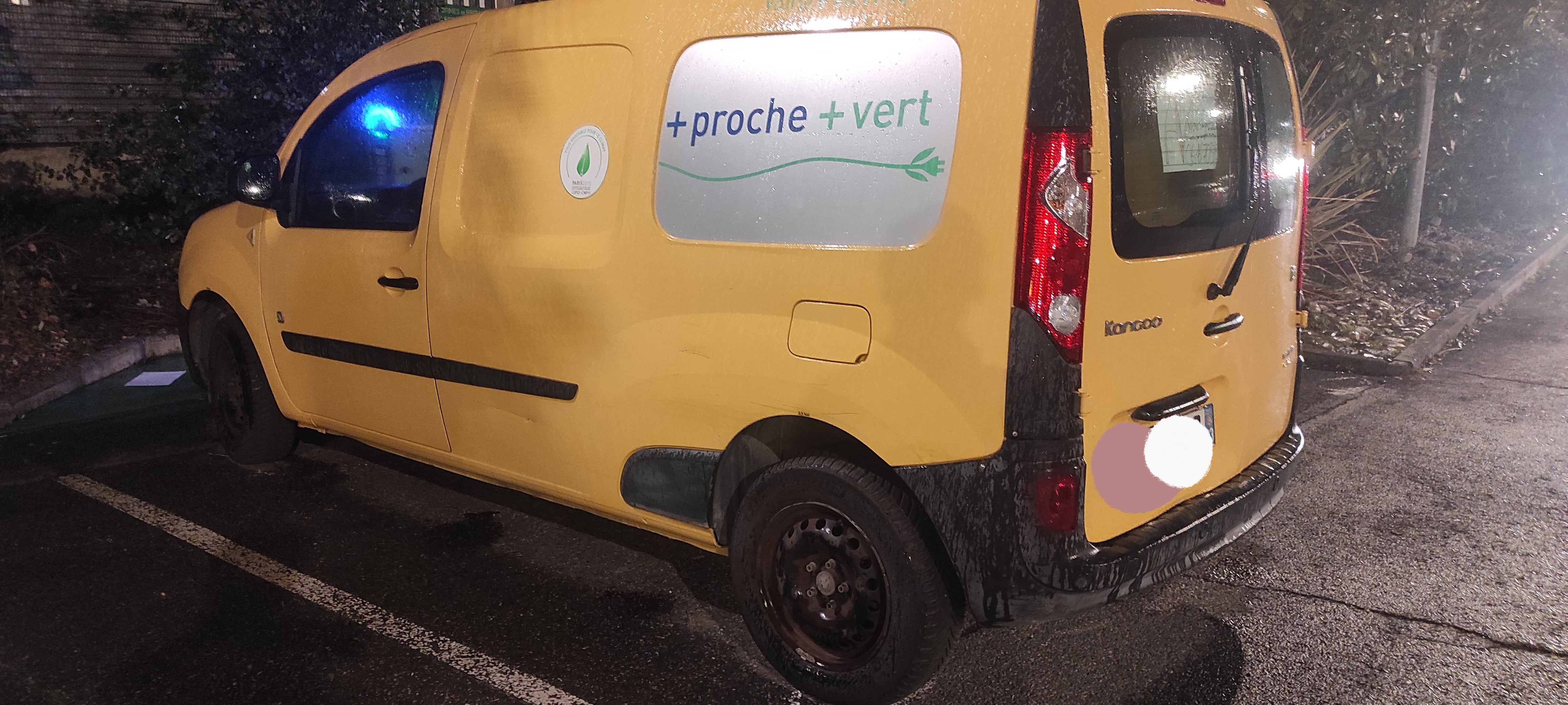 Renault Kangoo Express ZE Maxi volume intérieur, possibilité de se garer partout
